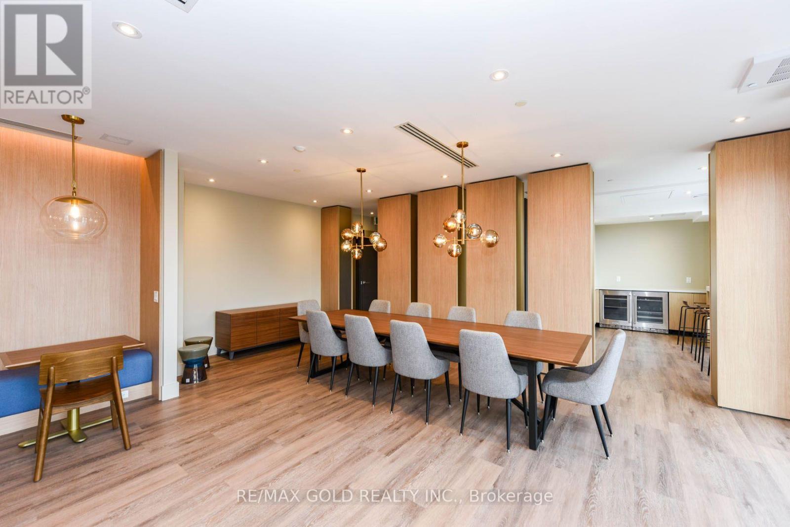 514 - 1440 Clarriage Court Property Photo 6