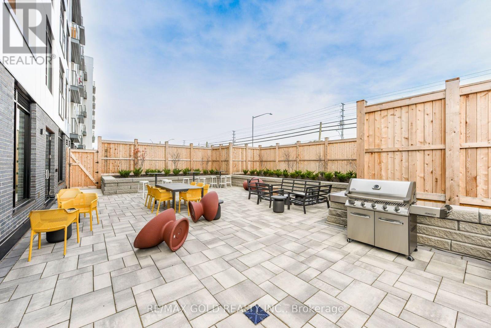 514 - 1440 Clarriage Court Property Photo 15