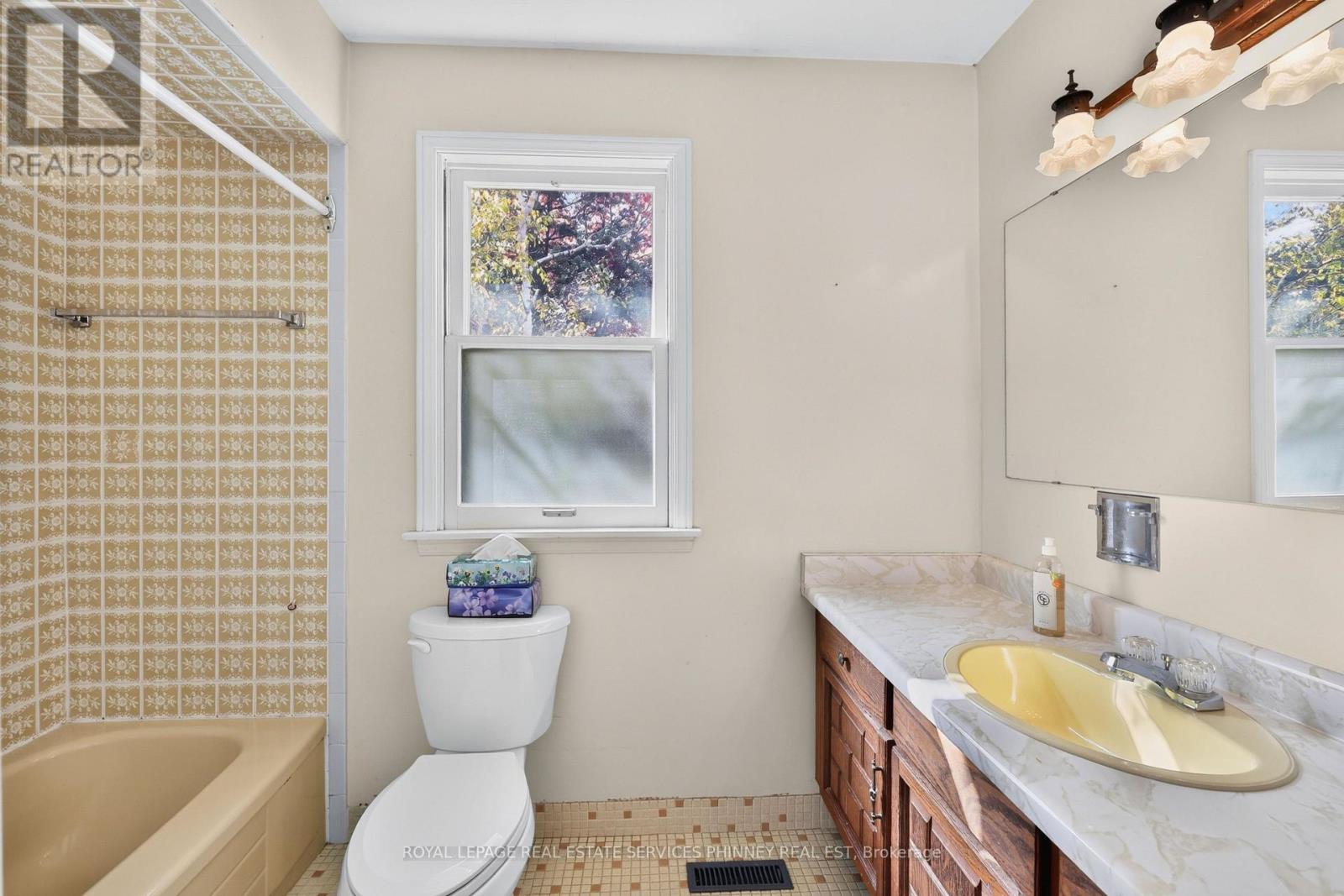 1353 Bunsden Avenue Property Photo 19