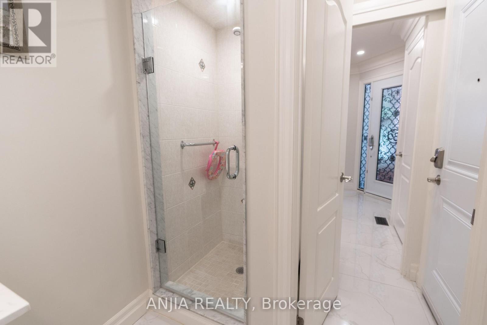 2410 Eden Valley Drive Property Photo 32