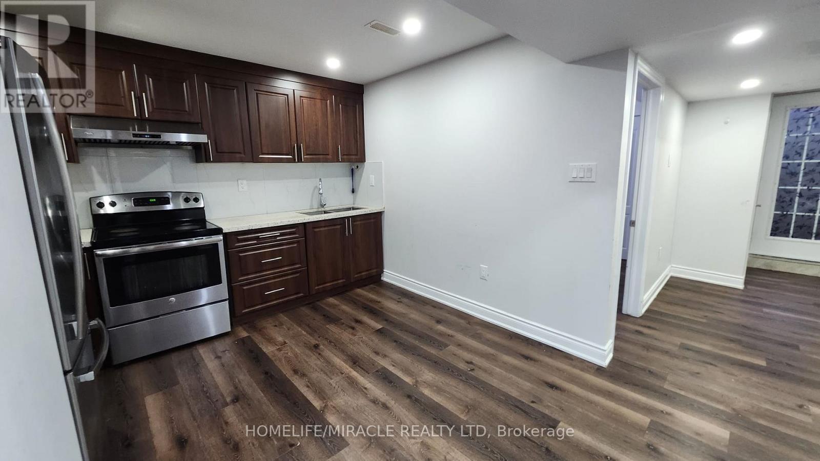 92 Stedford Crescent Property Photo 6