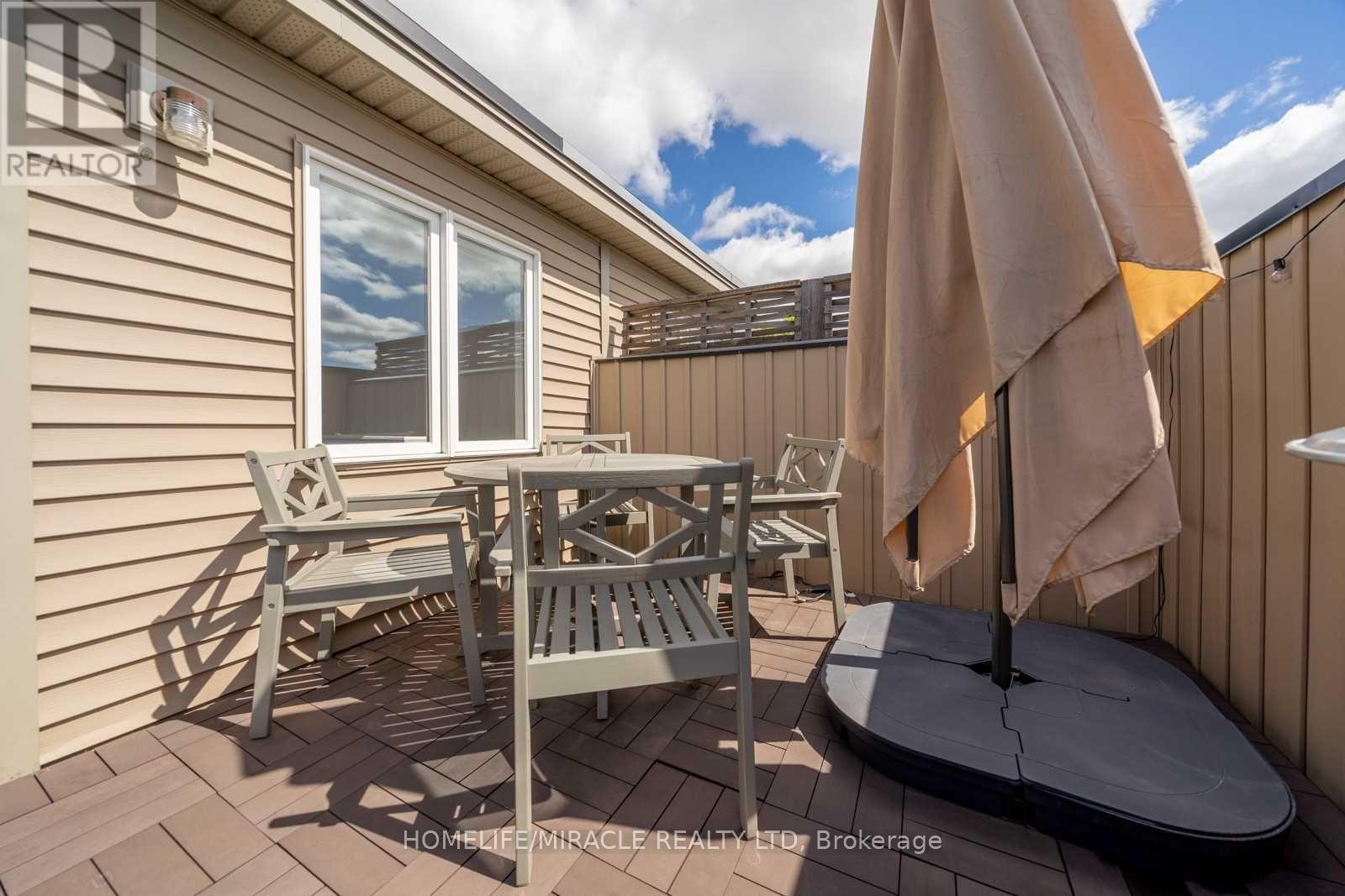 2464 Scholars Common Property Photo 17