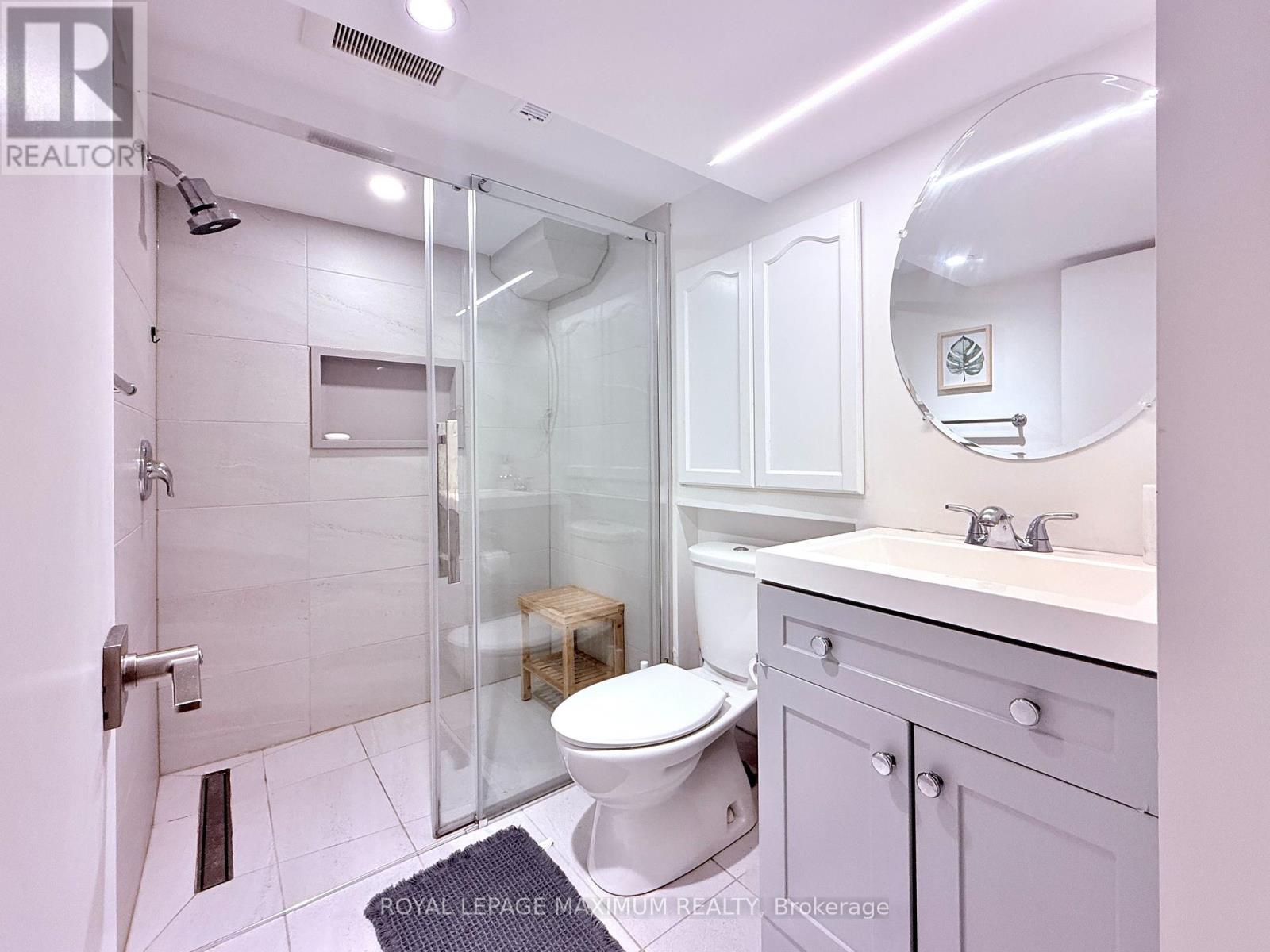 (b) Lower - 82 Calvington Drive Property Photo 6