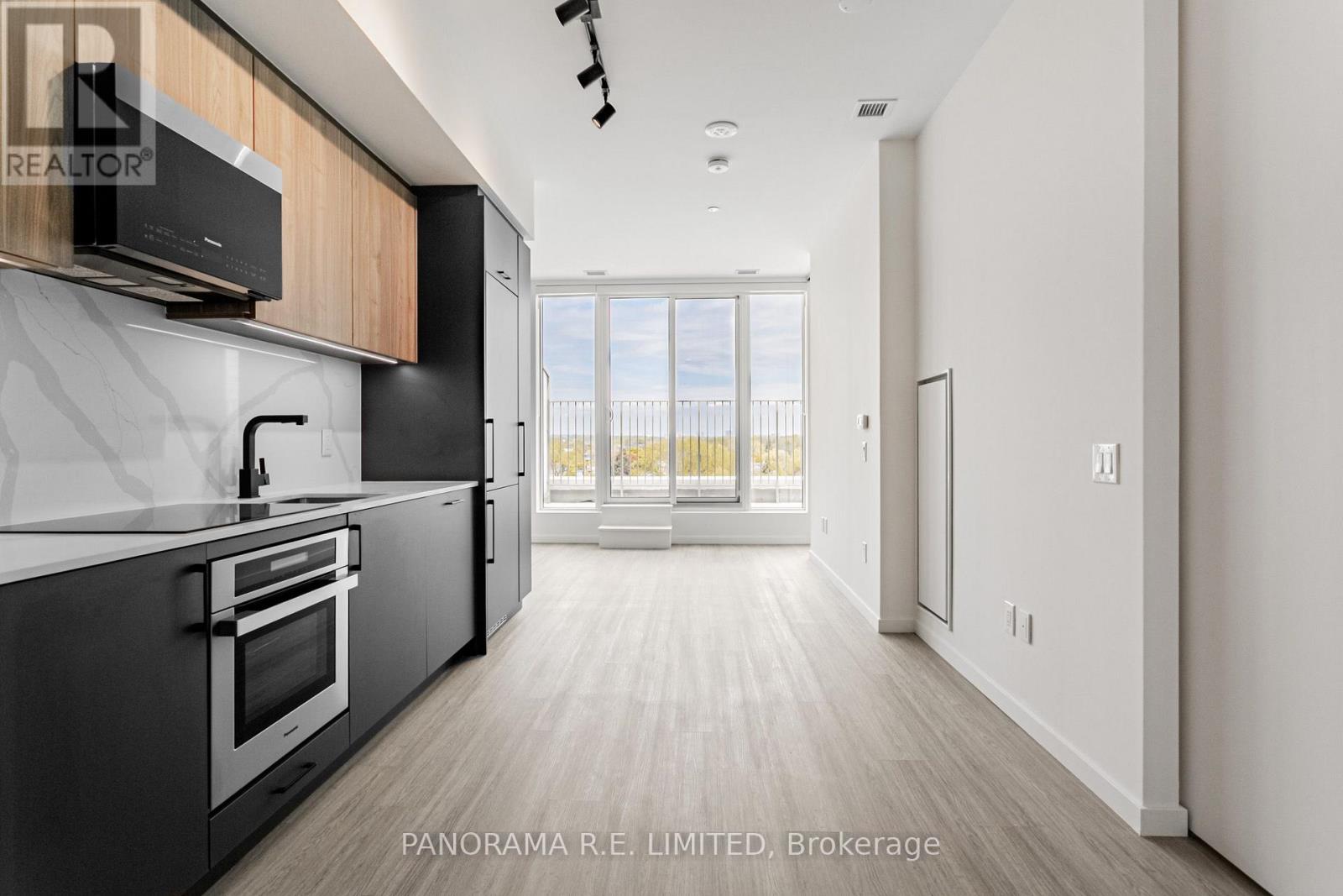 Ph817 - 689 The Queensway Property Photo 1