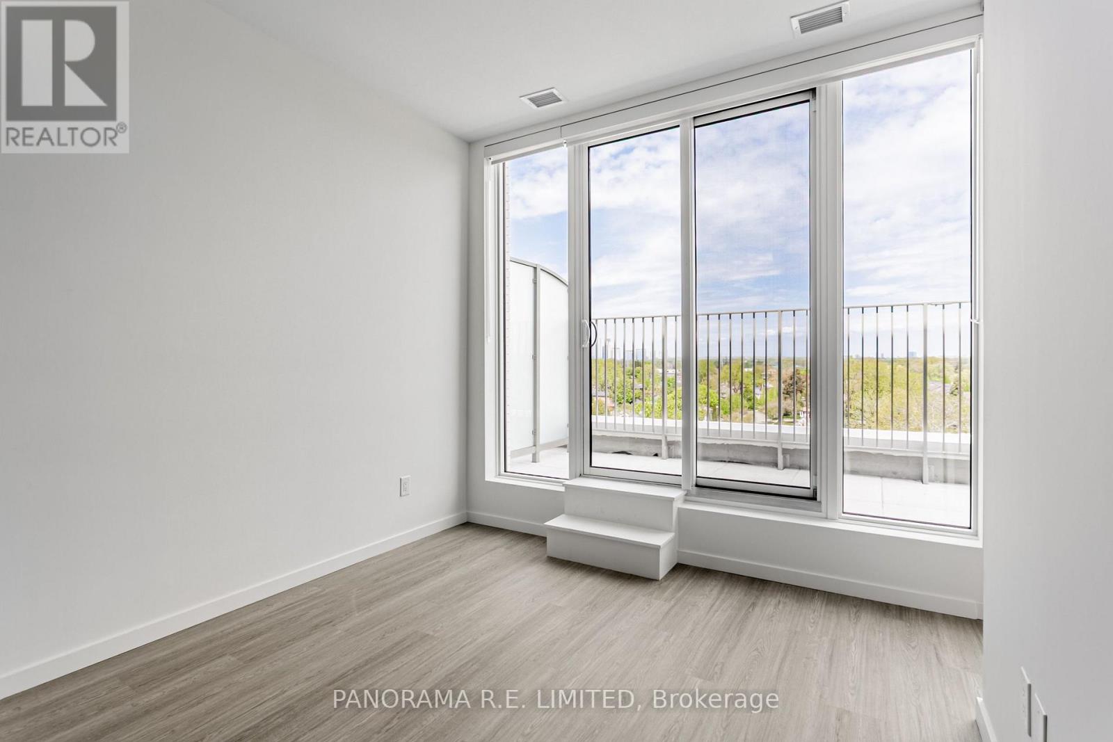 Ph817 - 689 The Queensway Property Photo 2