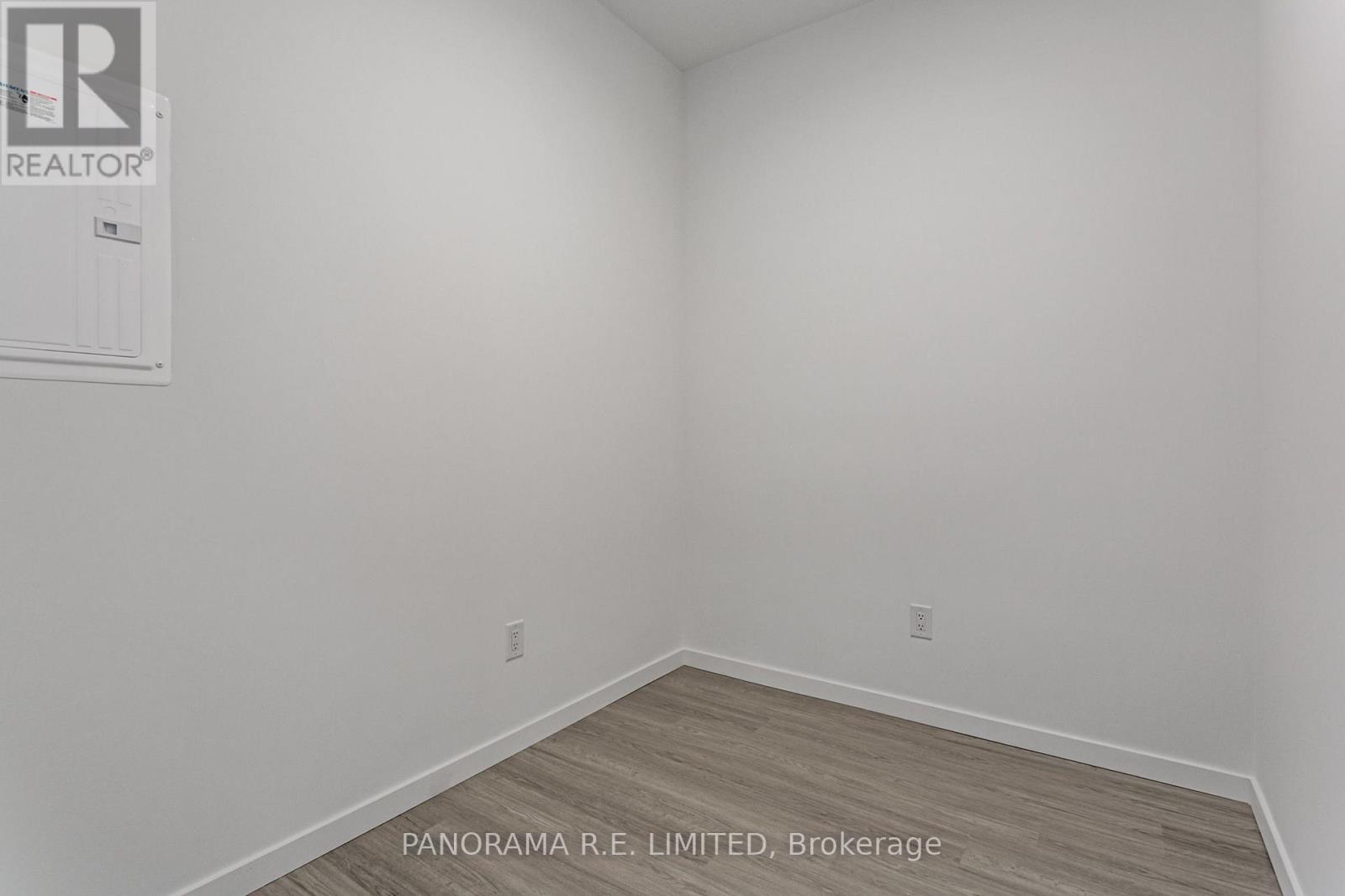 Ph817 - 689 The Queensway Property Photo 10