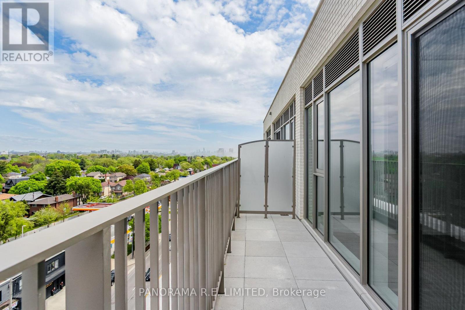 Ph817 - 689 The Queensway Property Photo 12