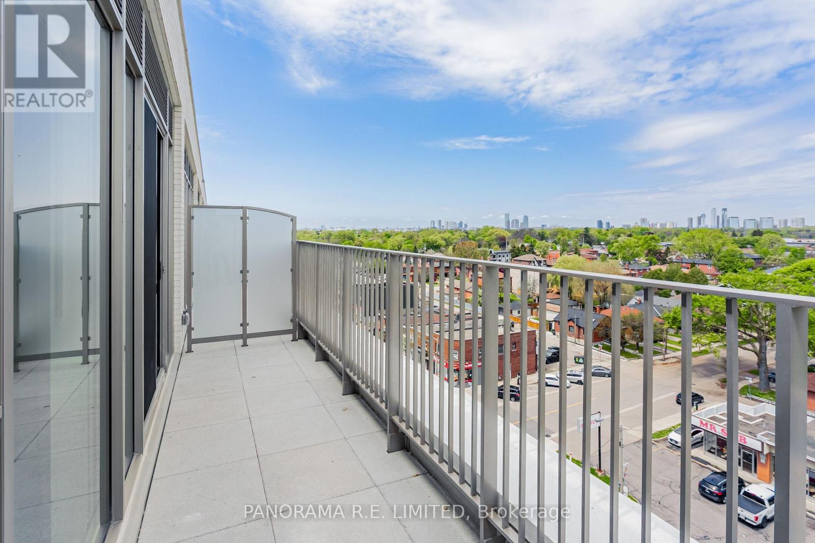 Ph817 - 689 The Queensway Property Photo 13