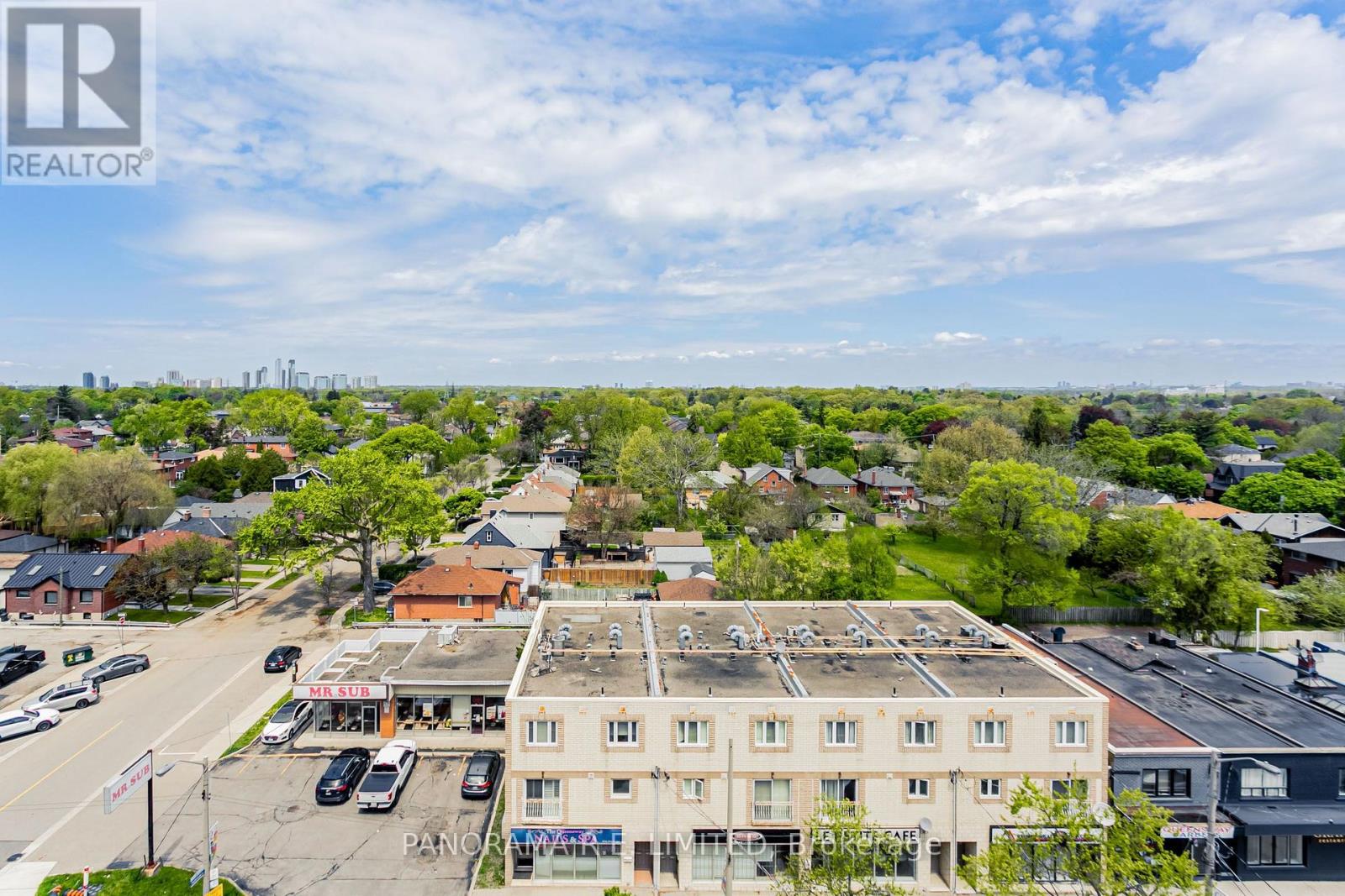 Ph817 - 689 The Queensway Property Photo 15