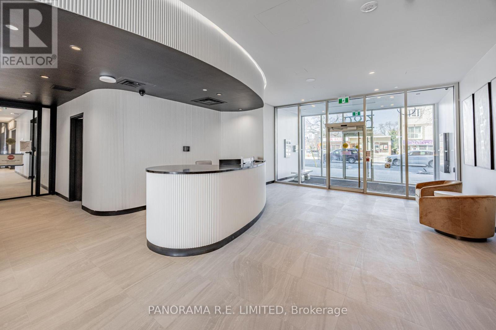 Ph817 - 689 The Queensway Property Photo 17