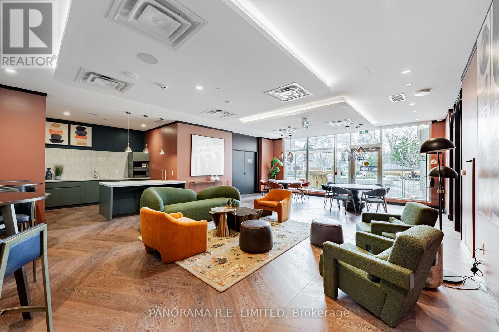 Ph817 - 689 The Queensway Property Photo 19