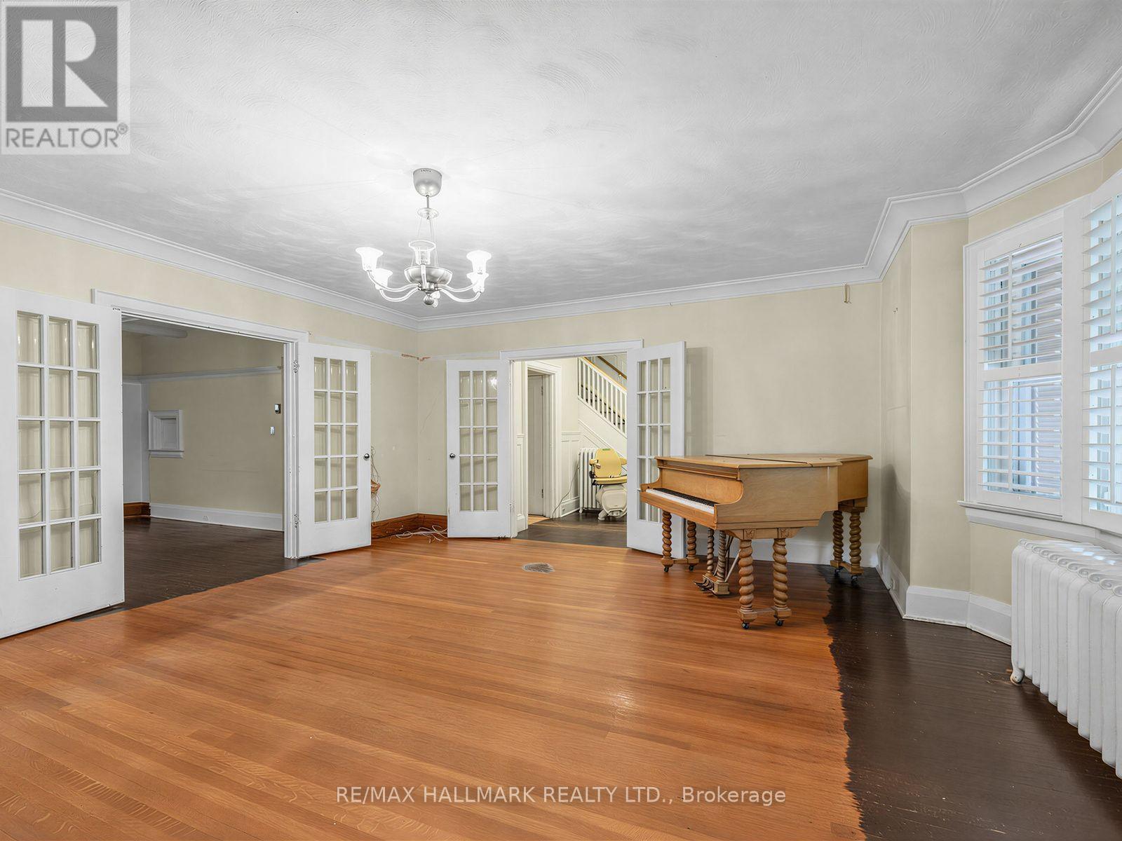 7 Humberview Crescent Property Photo 9