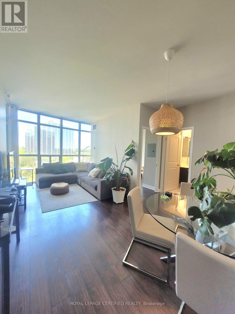 909 - 90 Absolute Avenue Property Photo 8
