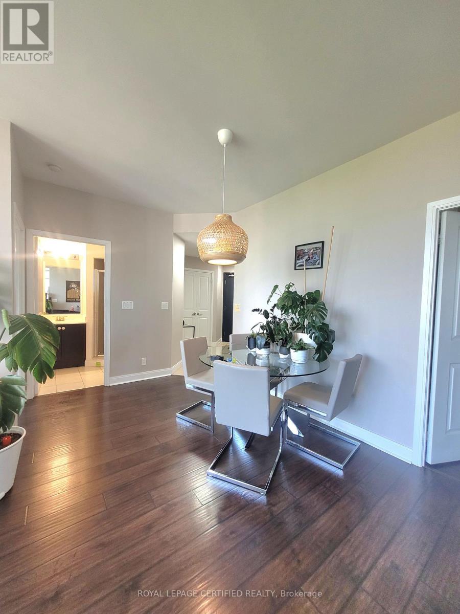 909 - 90 Absolute Avenue Property Photo 12