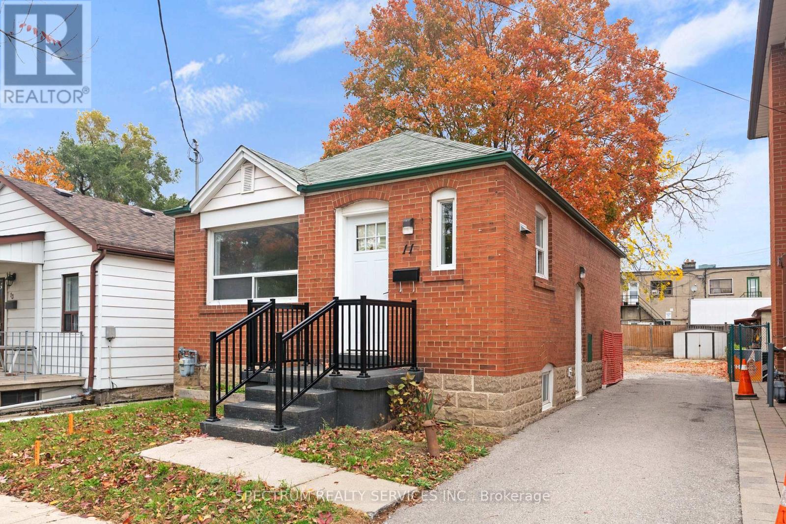 11 Vimy Avenue Property Photo 1