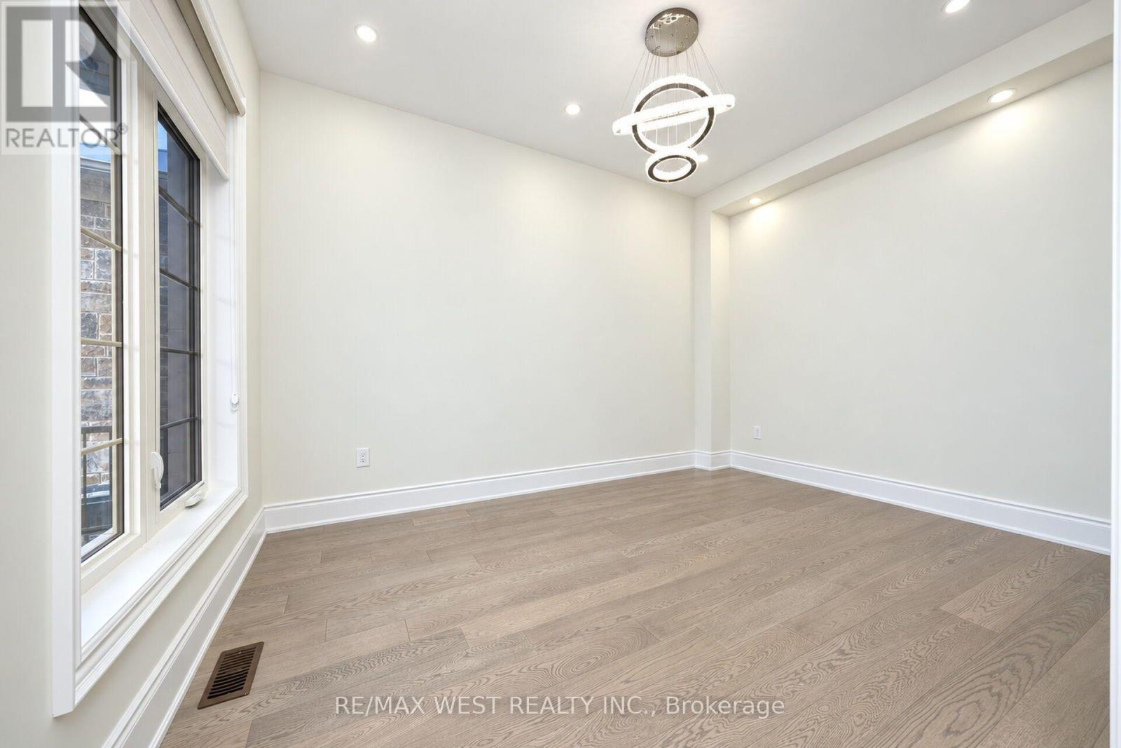 89 Clockwork Drive Property Photo 6