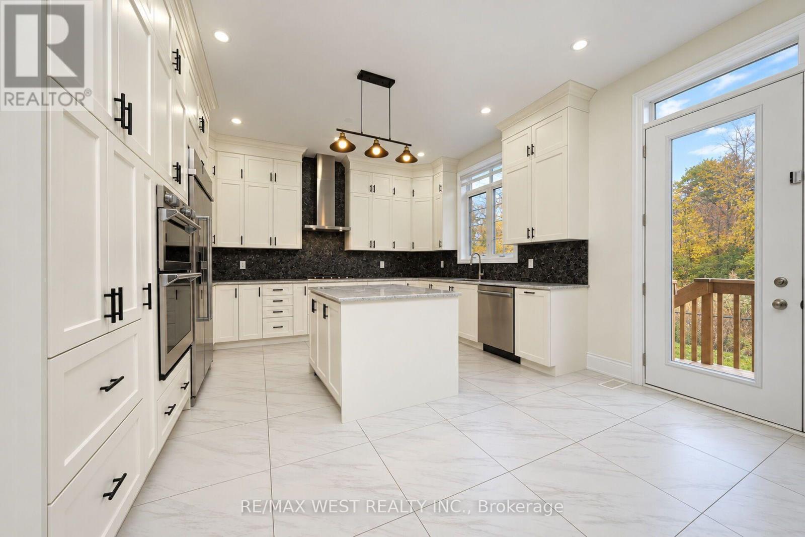 89 Clockwork Drive Property Photo 12