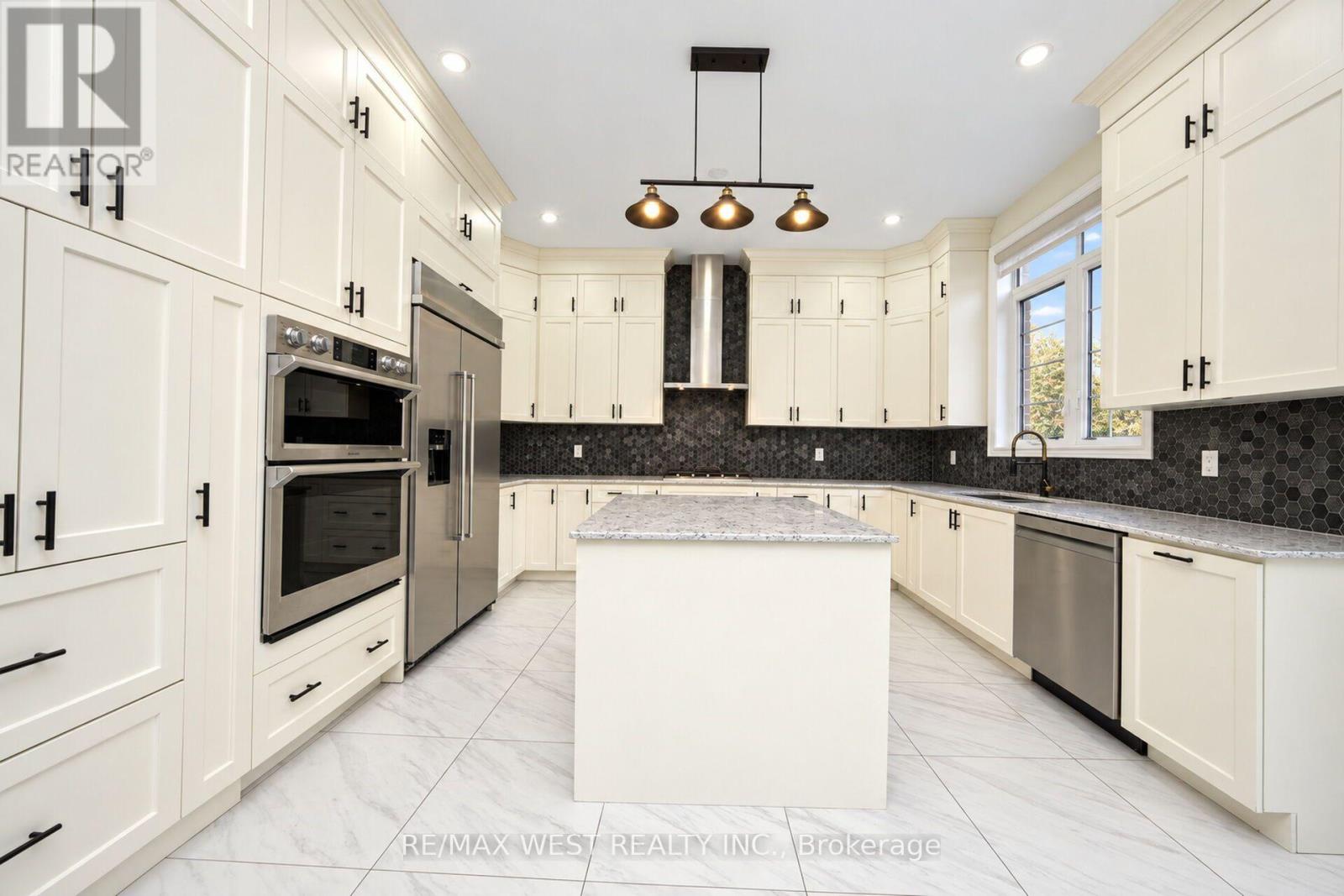 89 Clockwork Drive Property Photo 13