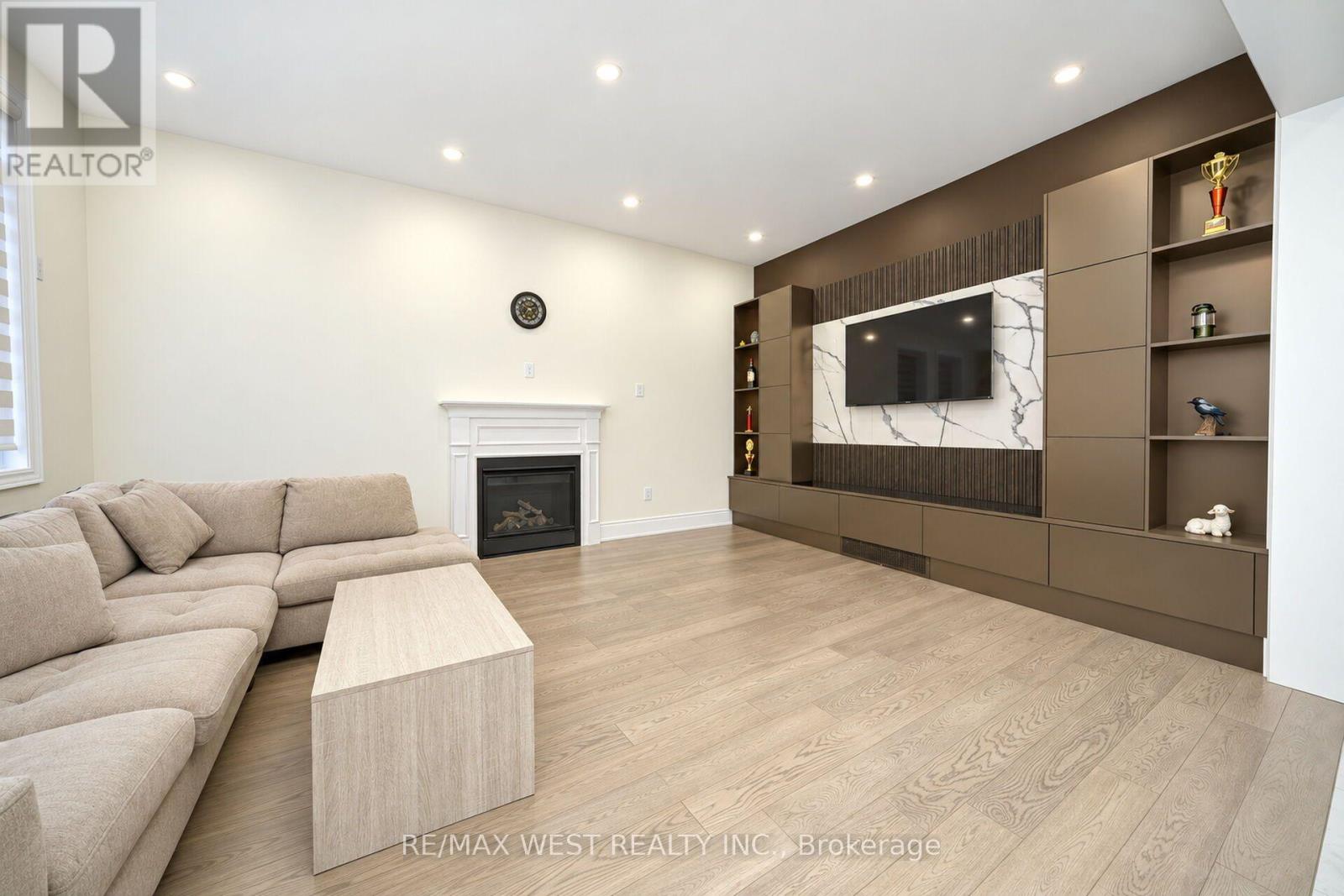 89 Clockwork Drive Property Photo 16