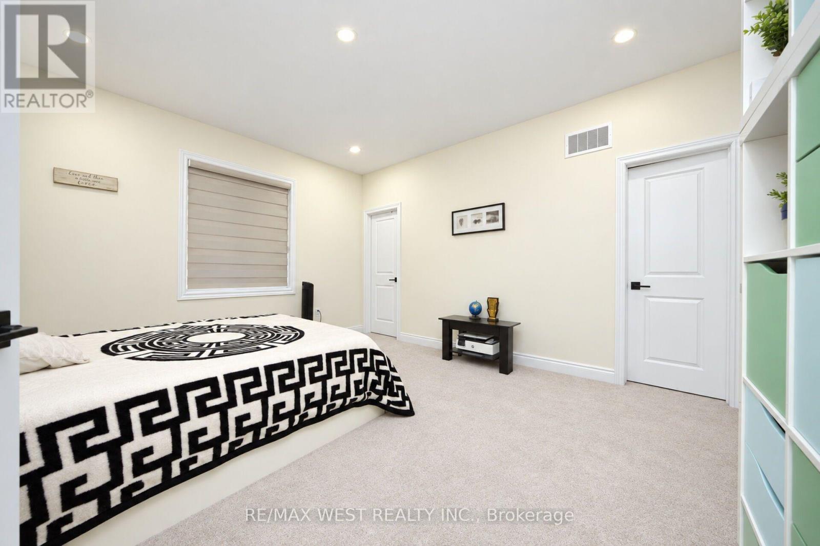 89 Clockwork Drive Property Photo 29