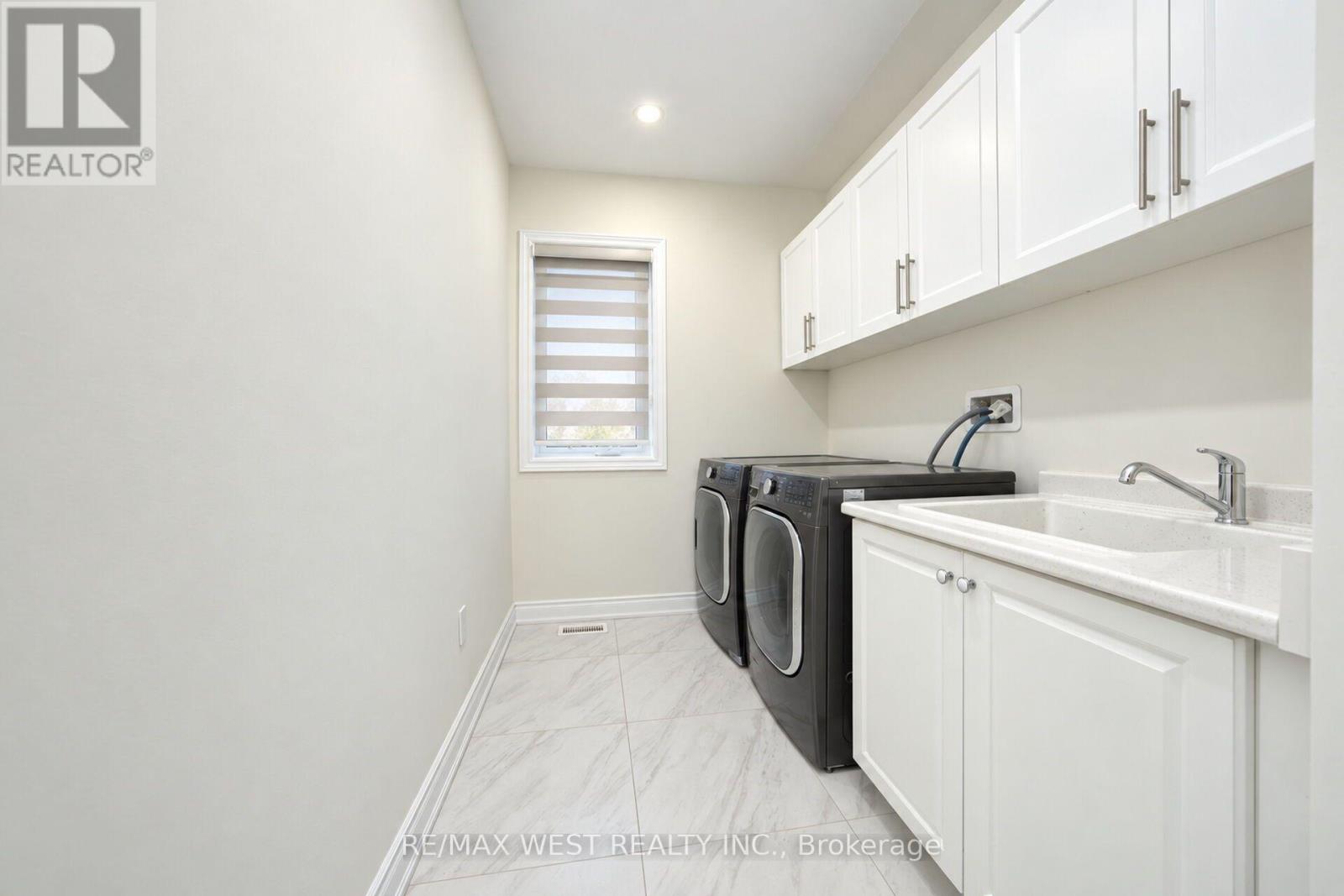 89 Clockwork Drive Property Photo 33