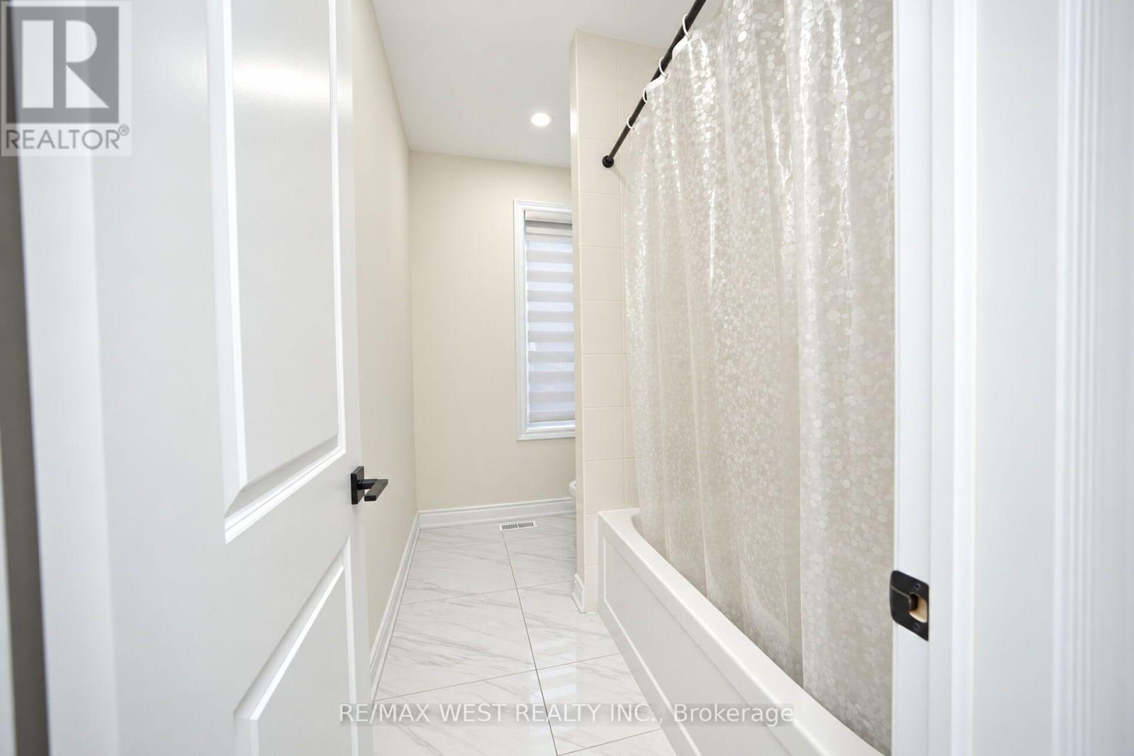 89 Clockwork Drive Property Photo 41