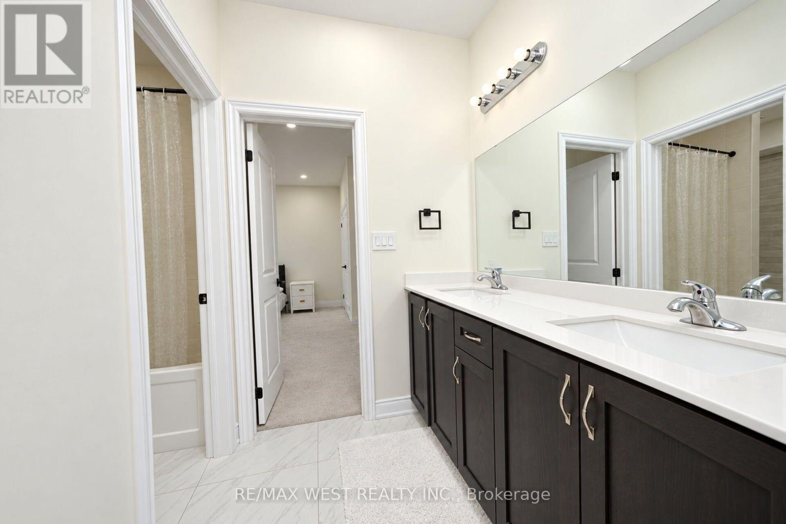 89 Clockwork Drive Property Photo 42