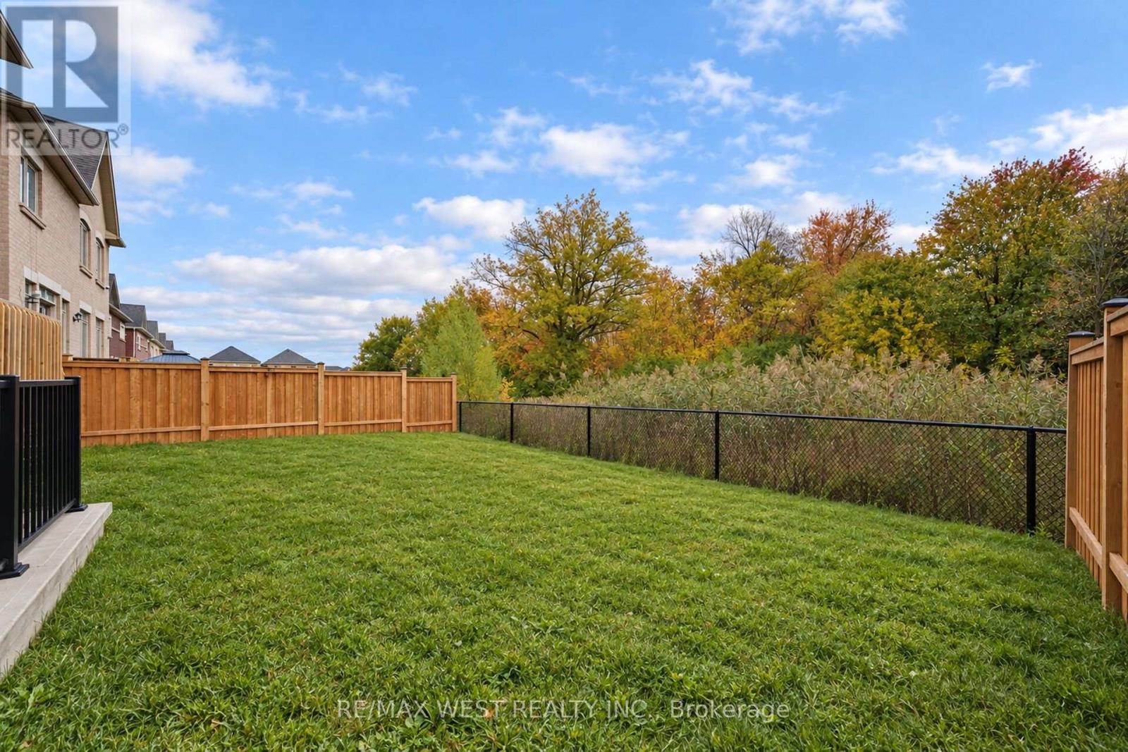 89 Clockwork Drive Property Photo 43