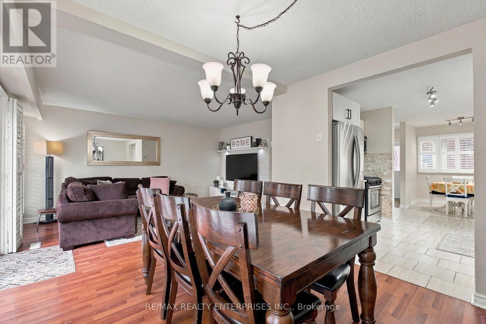 82 - 2881 Windwood Drive Property Photo 4