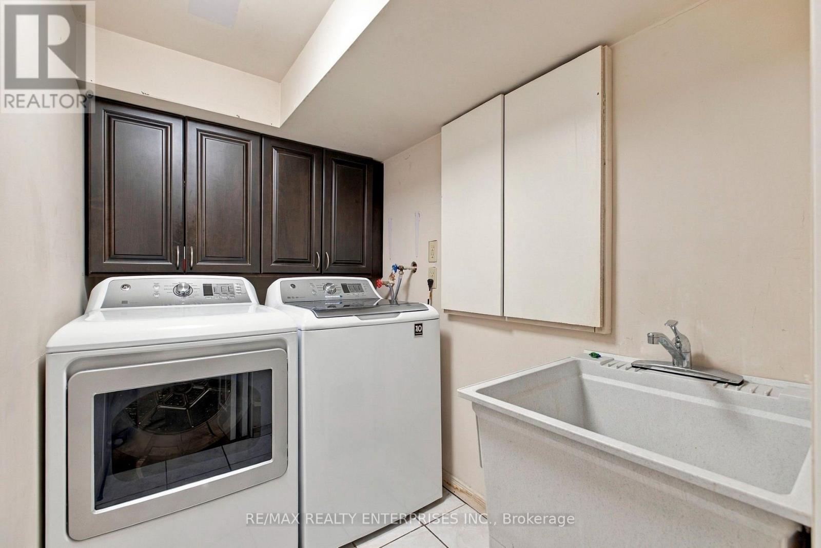82 - 2881 Windwood Drive Property Photo 18