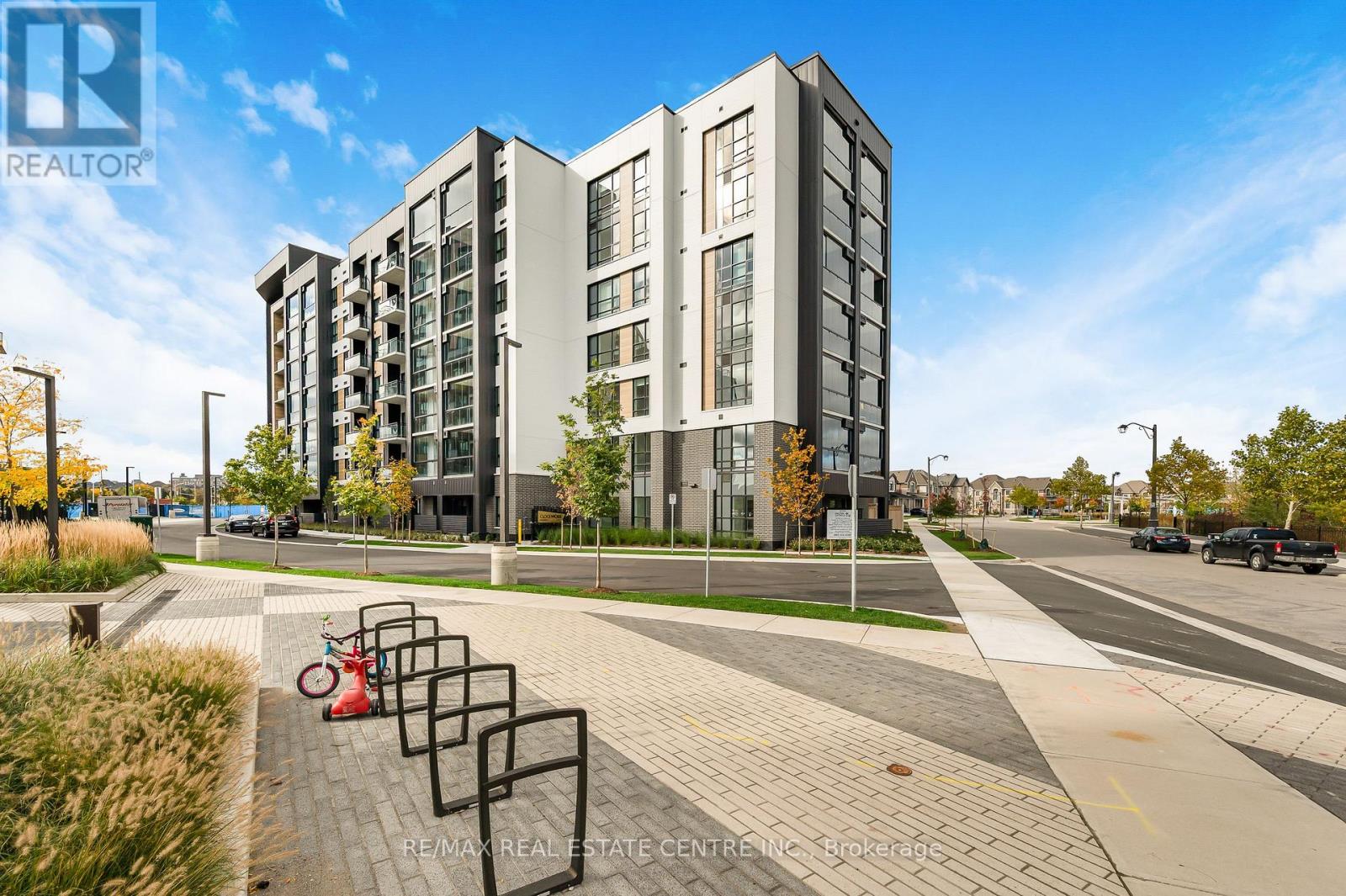 418 - 3008 William Cutmore Boulevard Property Photo 1