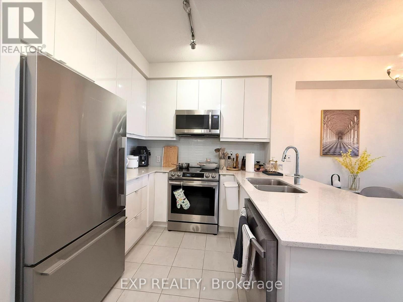 520 - 50 Thomas Riley Road Property Photo 2