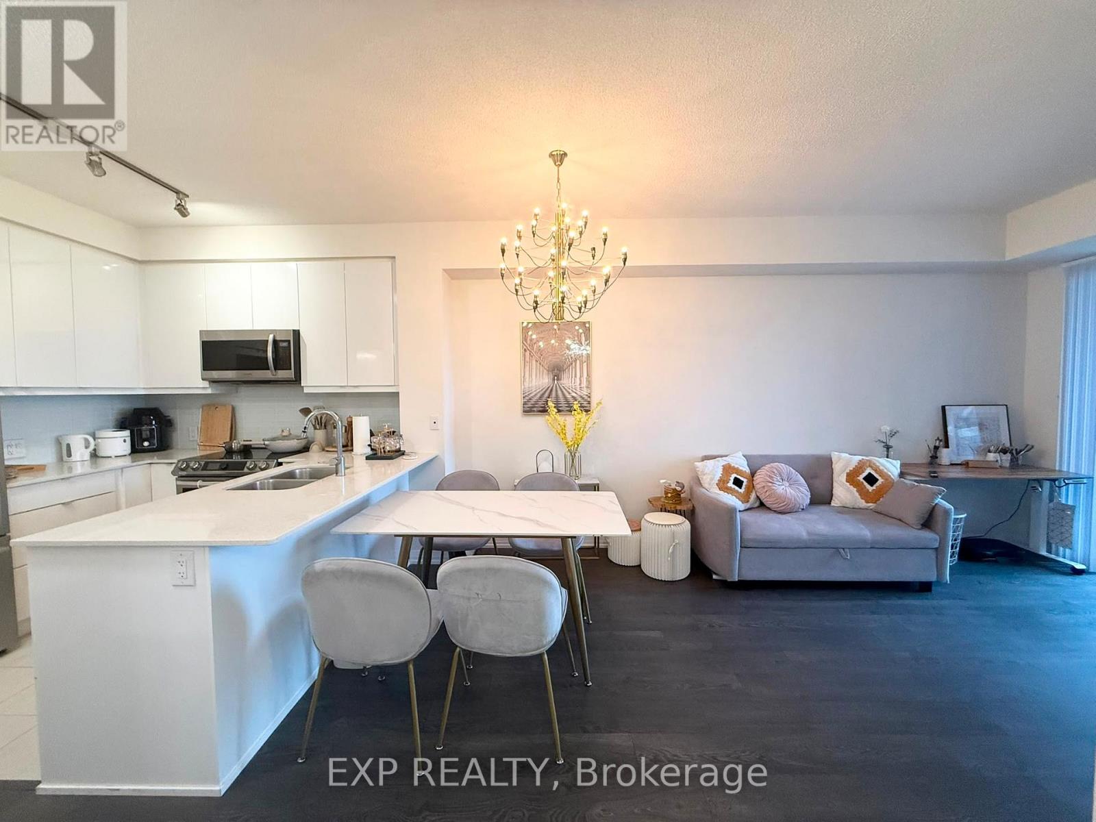 520 - 50 Thomas Riley Road Property Photo 4