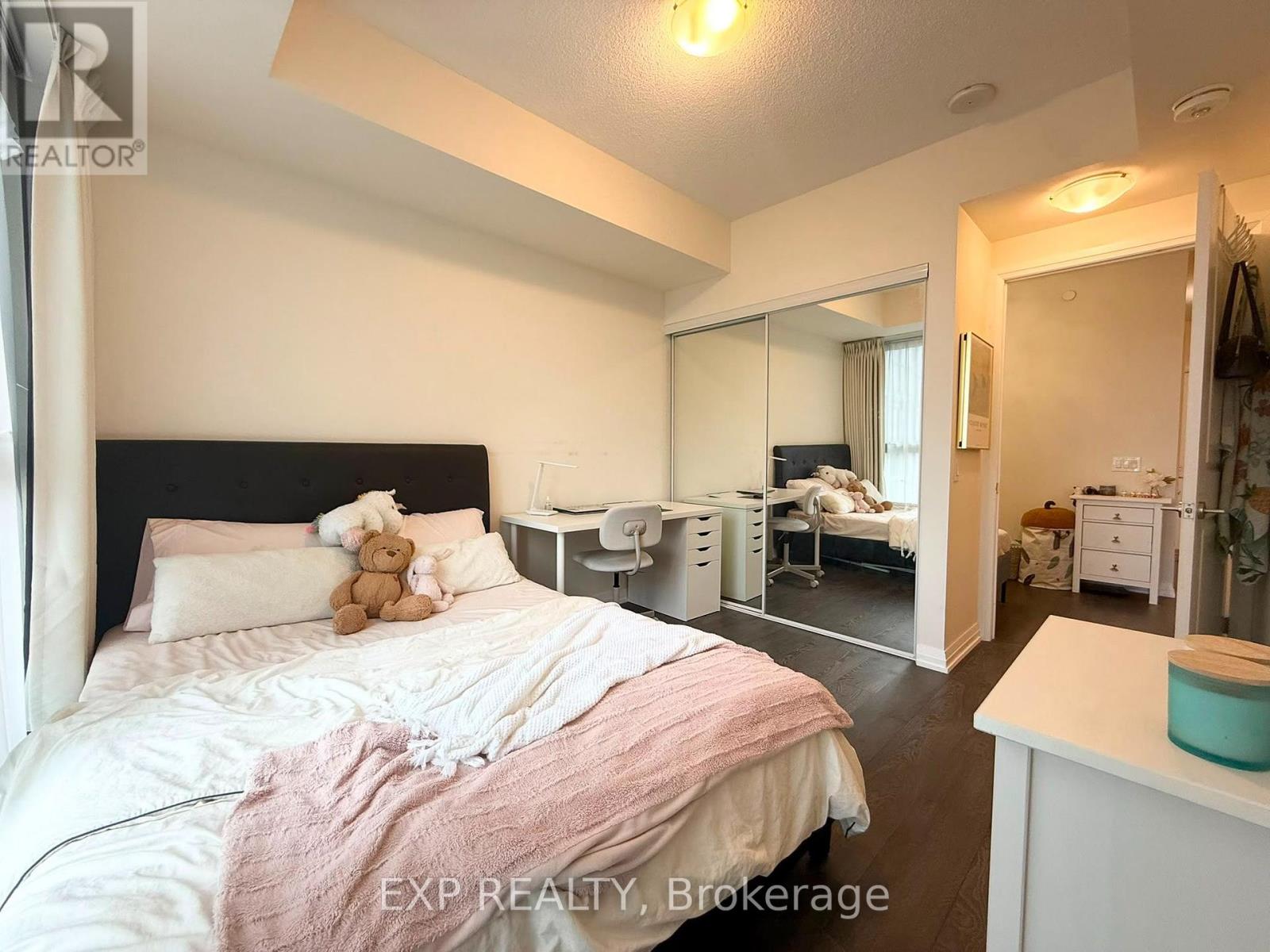 520 - 50 Thomas Riley Road Property Photo 9