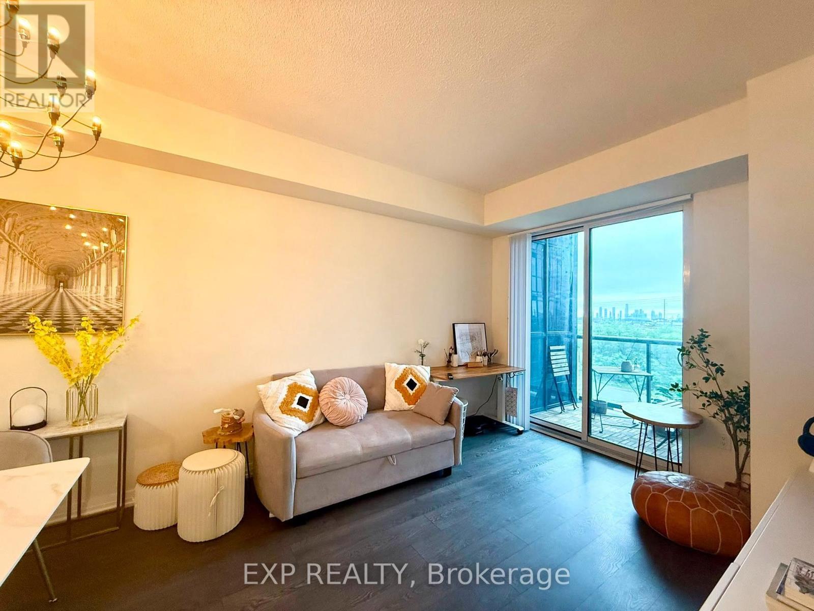 520 - 50 Thomas Riley Road Property Photo 12