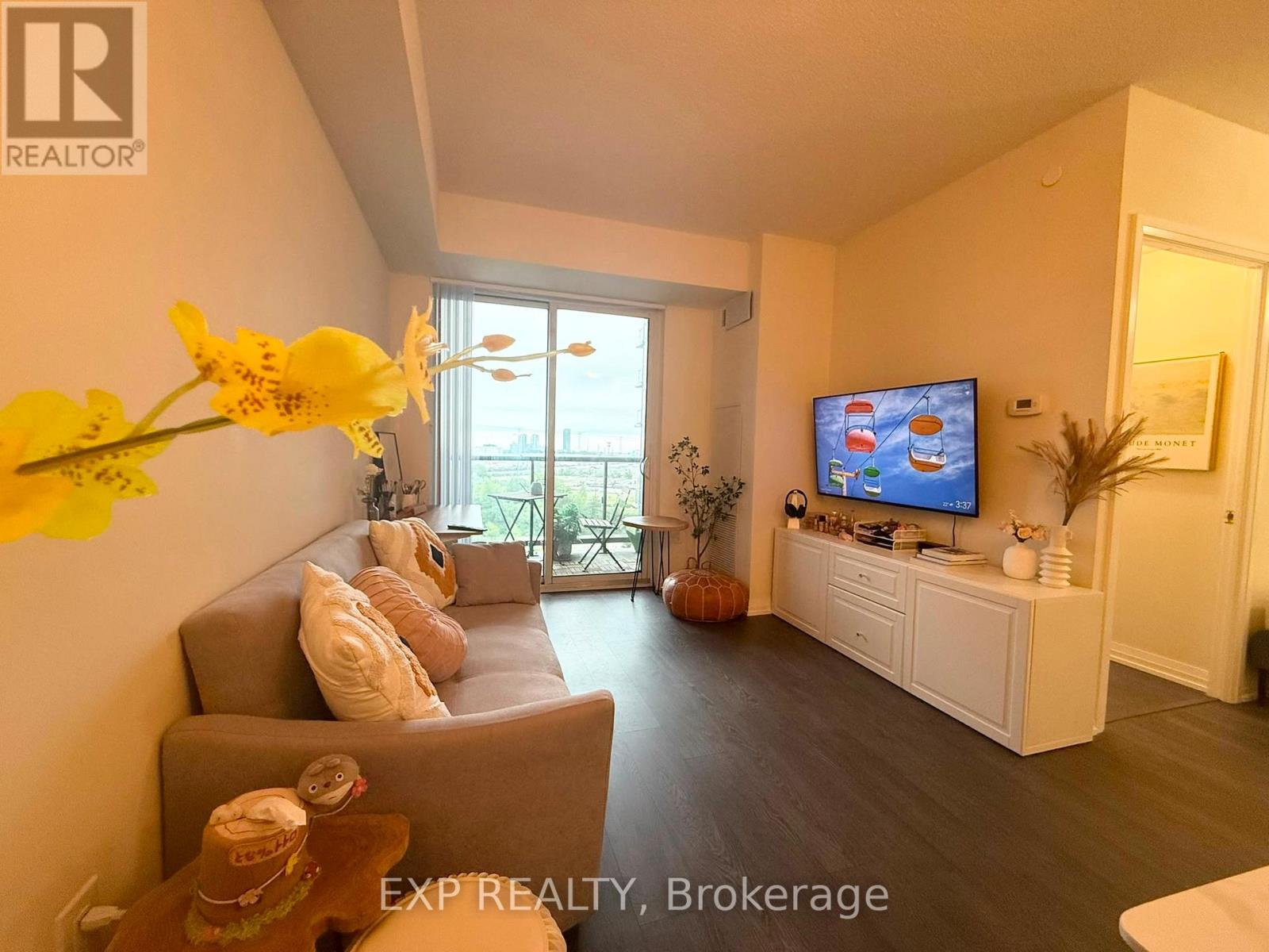520 - 50 Thomas Riley Road Property Photo 14