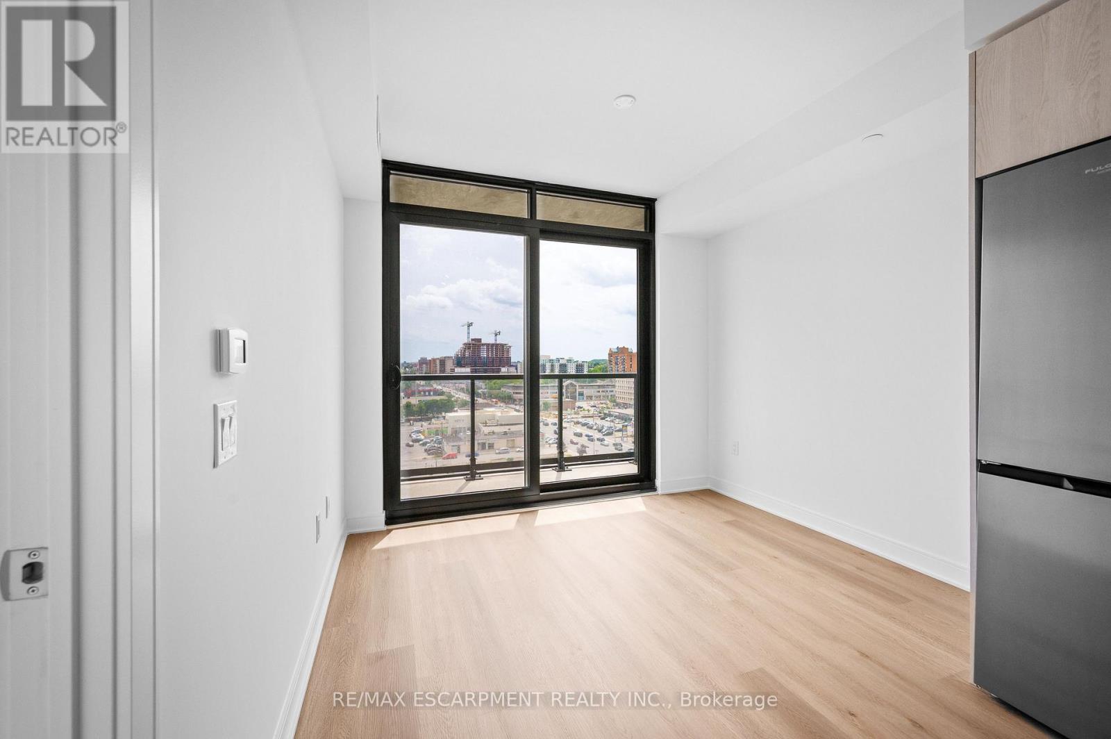 1016 - 86 Dundas Street E Property Photo 6