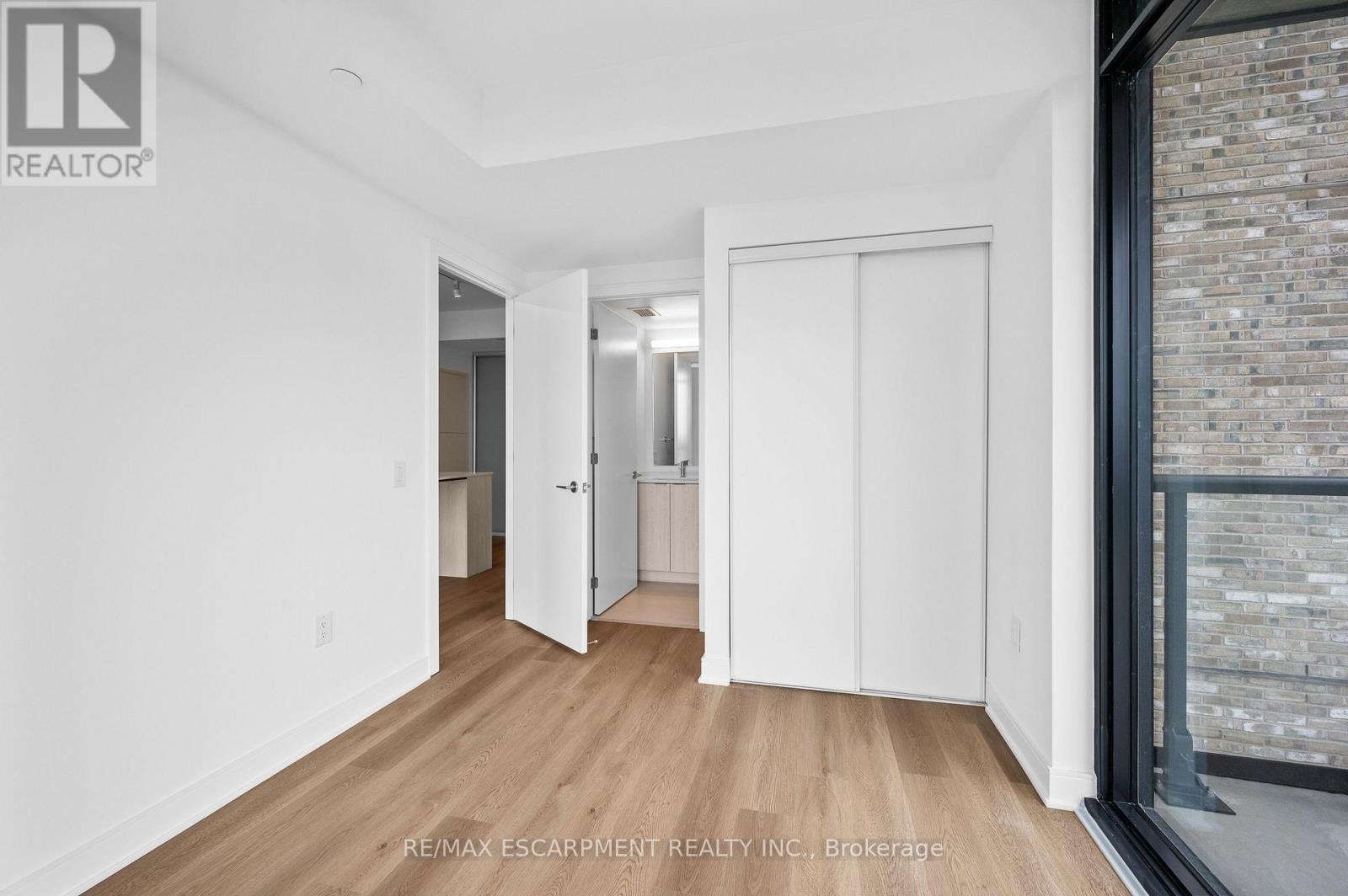 1016 - 86 Dundas Street E Property Photo 9