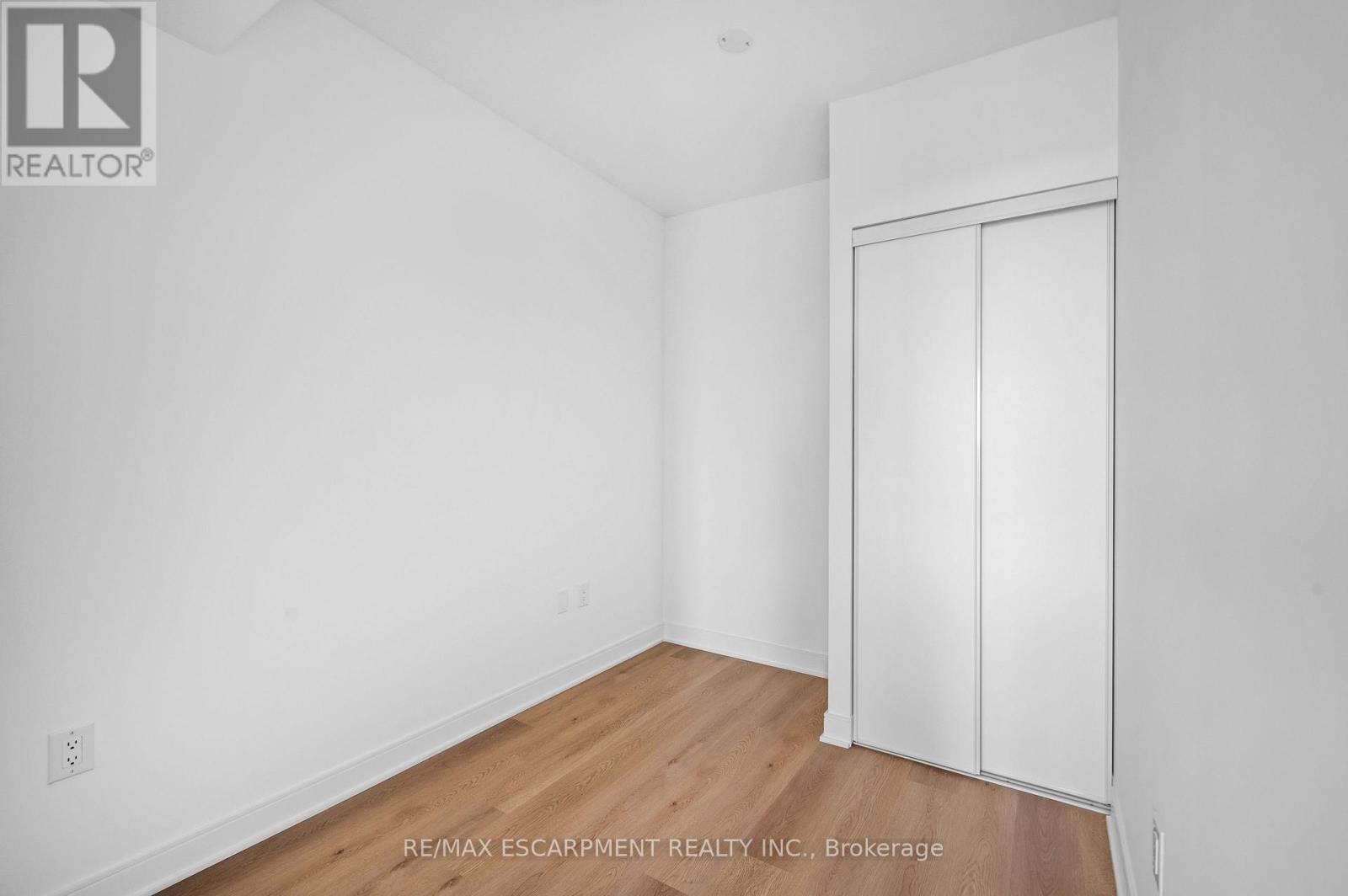 1016 - 86 Dundas Street E Property Photo 12