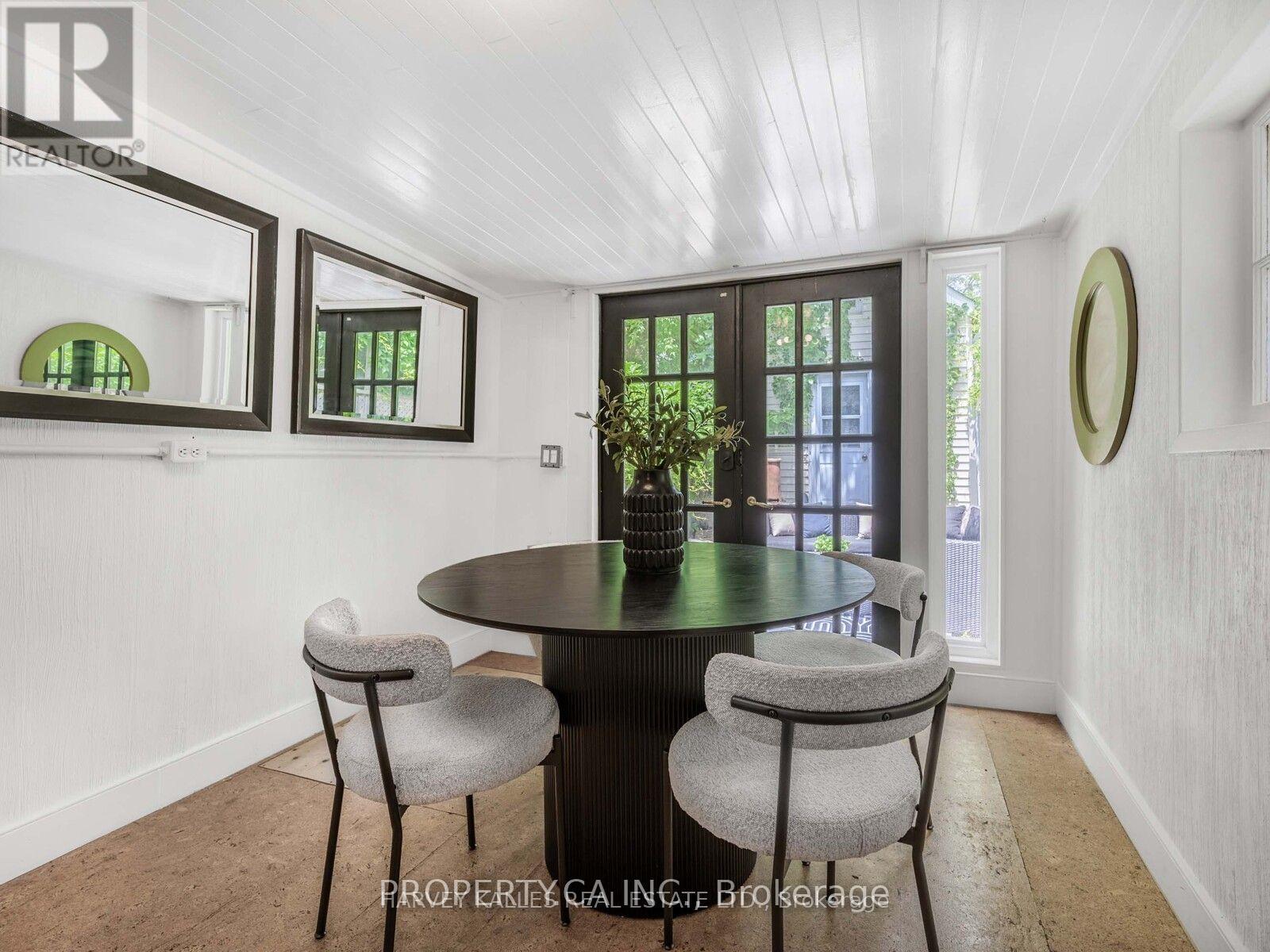 18 Saunders Avenue Property Photo 7