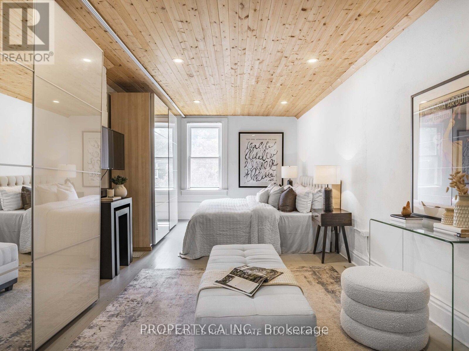 18 Saunders Avenue Property Photo 15