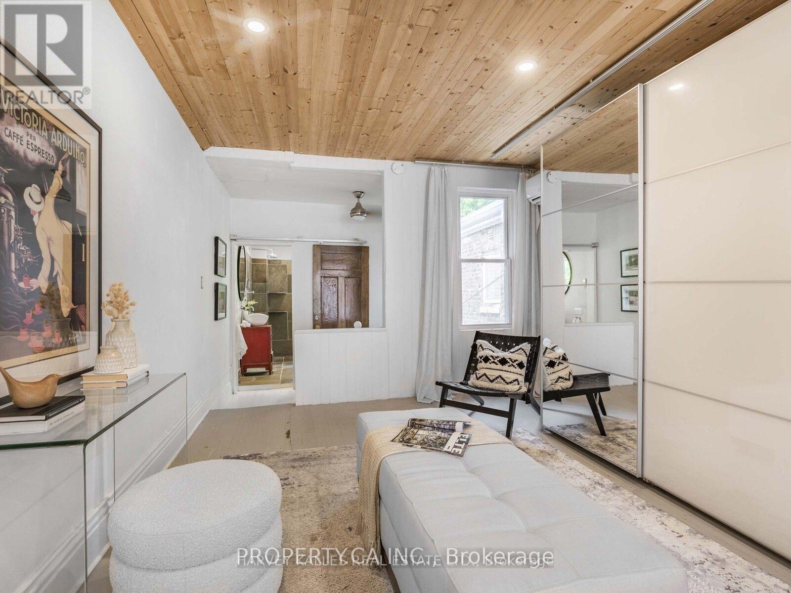 18 Saunders Avenue Property Photo 16