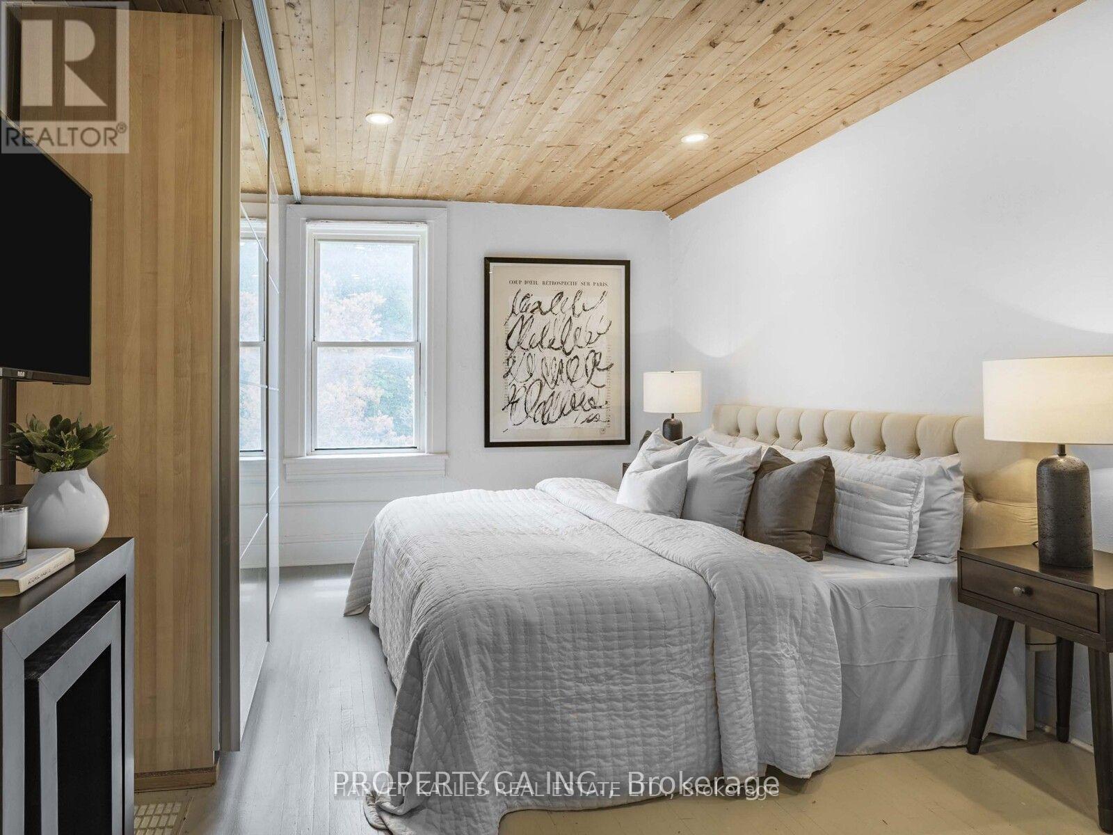 18 Saunders Avenue Property Photo 18