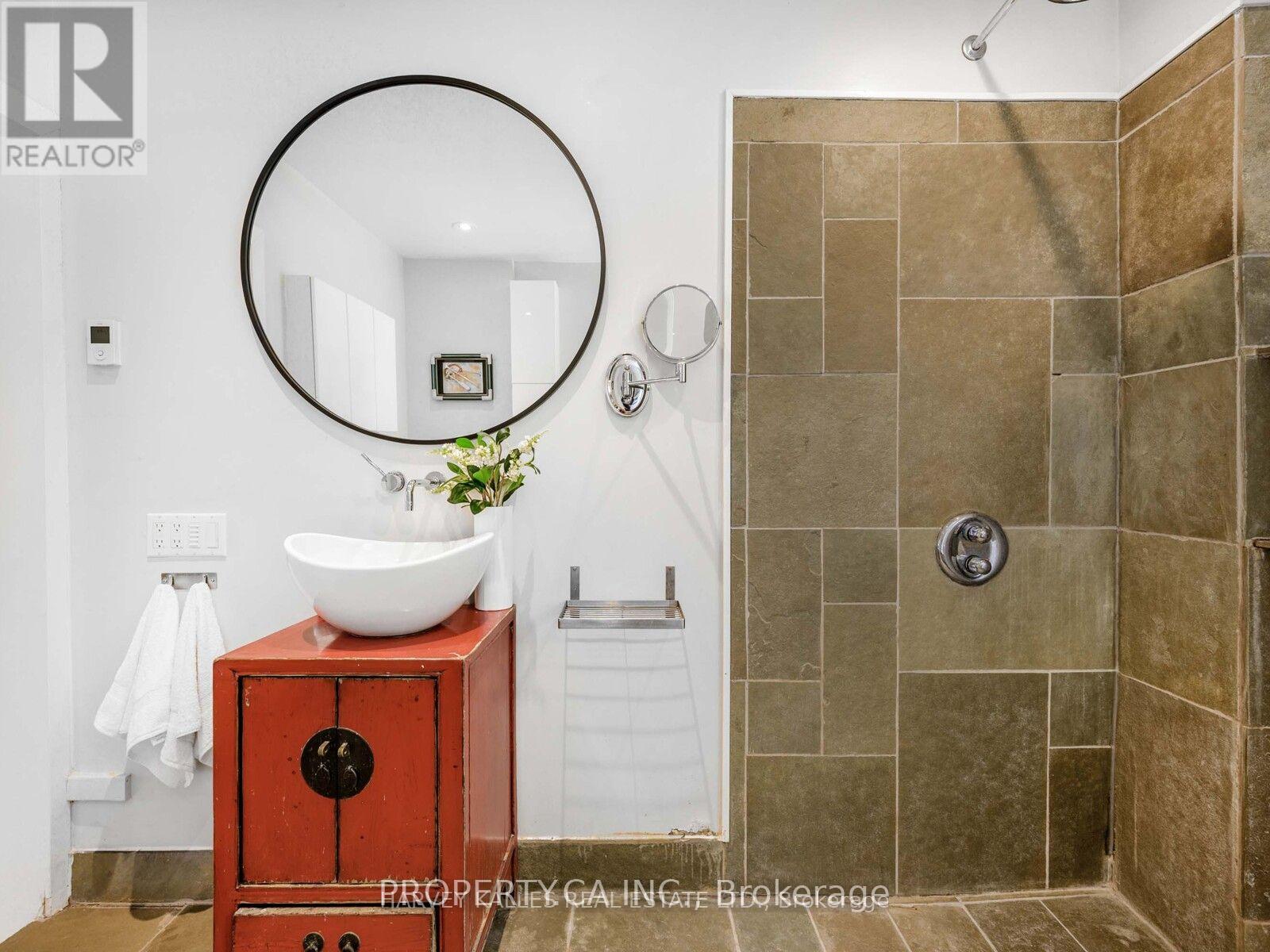 18 Saunders Avenue Property Photo 20