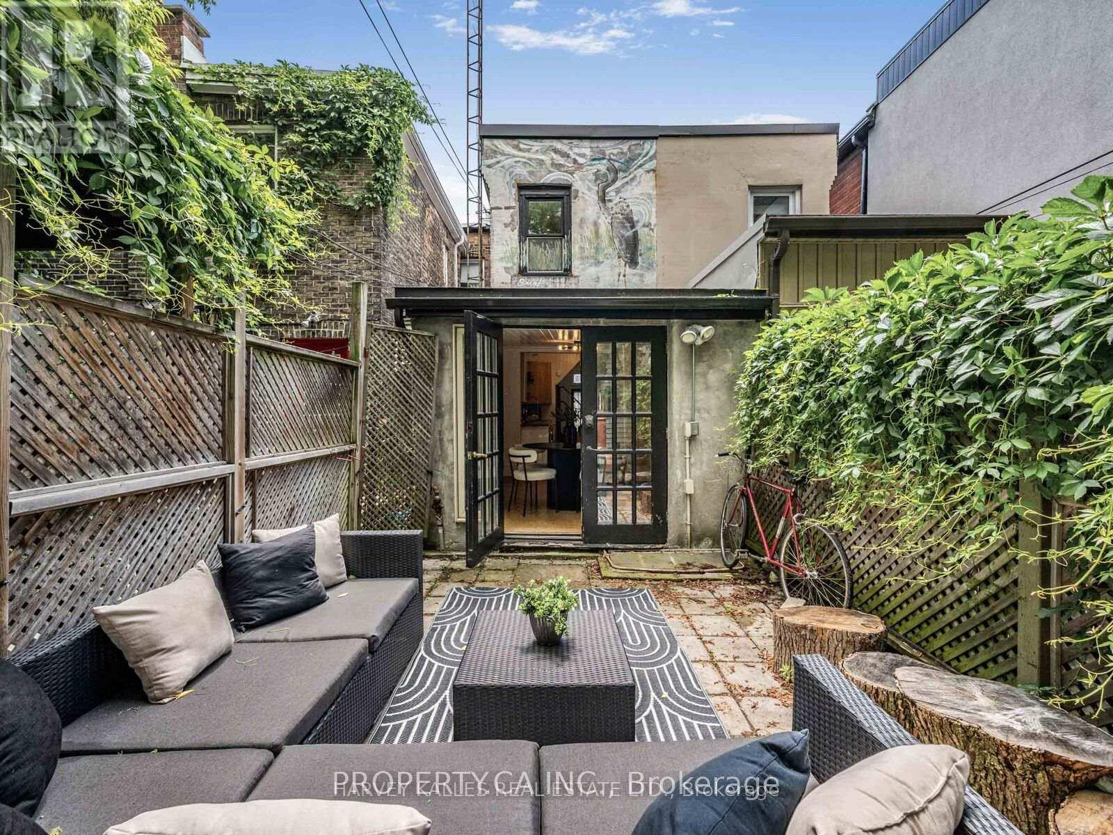 18 Saunders Avenue Property Photo 23
