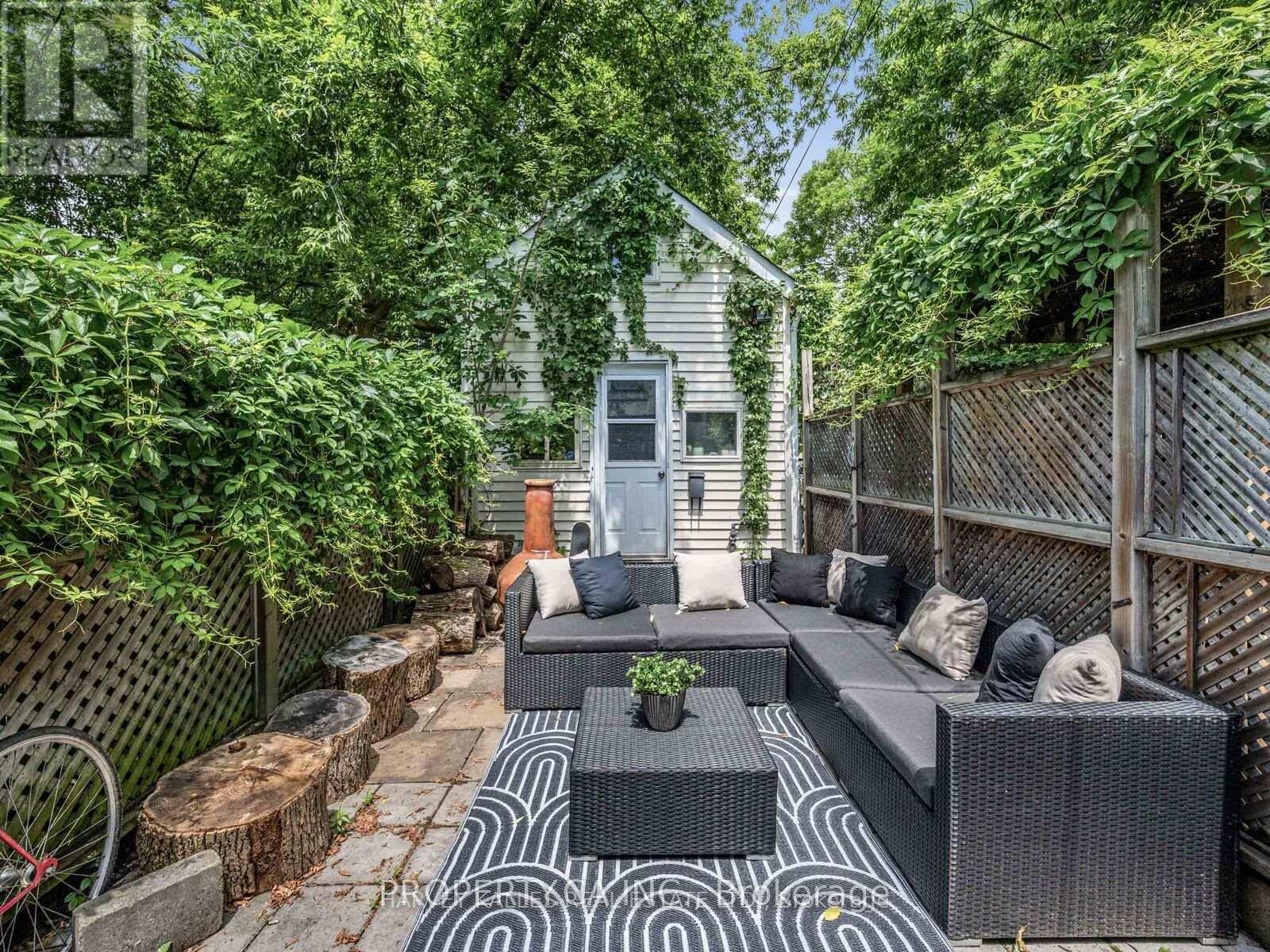 18 Saunders Avenue Property Photo 24