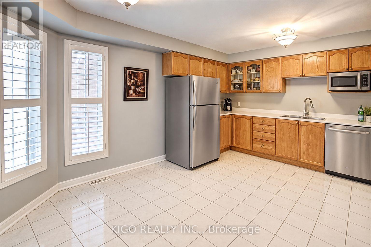 3868 Craighurst Avenue Property Photo 4