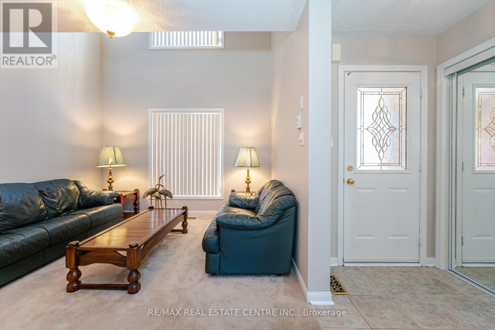 Upper - 15 Mendoza Drive Property Photo 5
