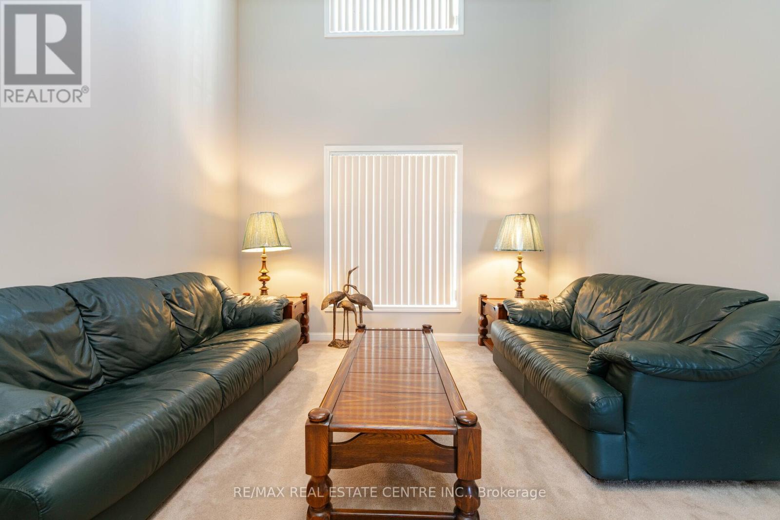 Upper - 15 Mendoza Drive Property Photo 8