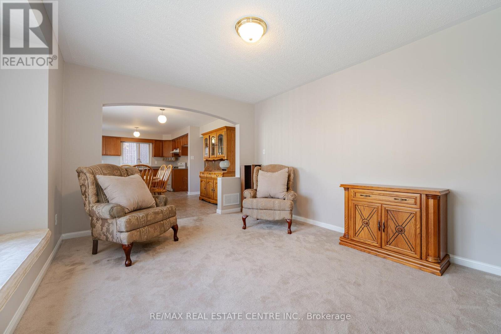 Upper - 15 Mendoza Drive Property Photo 18